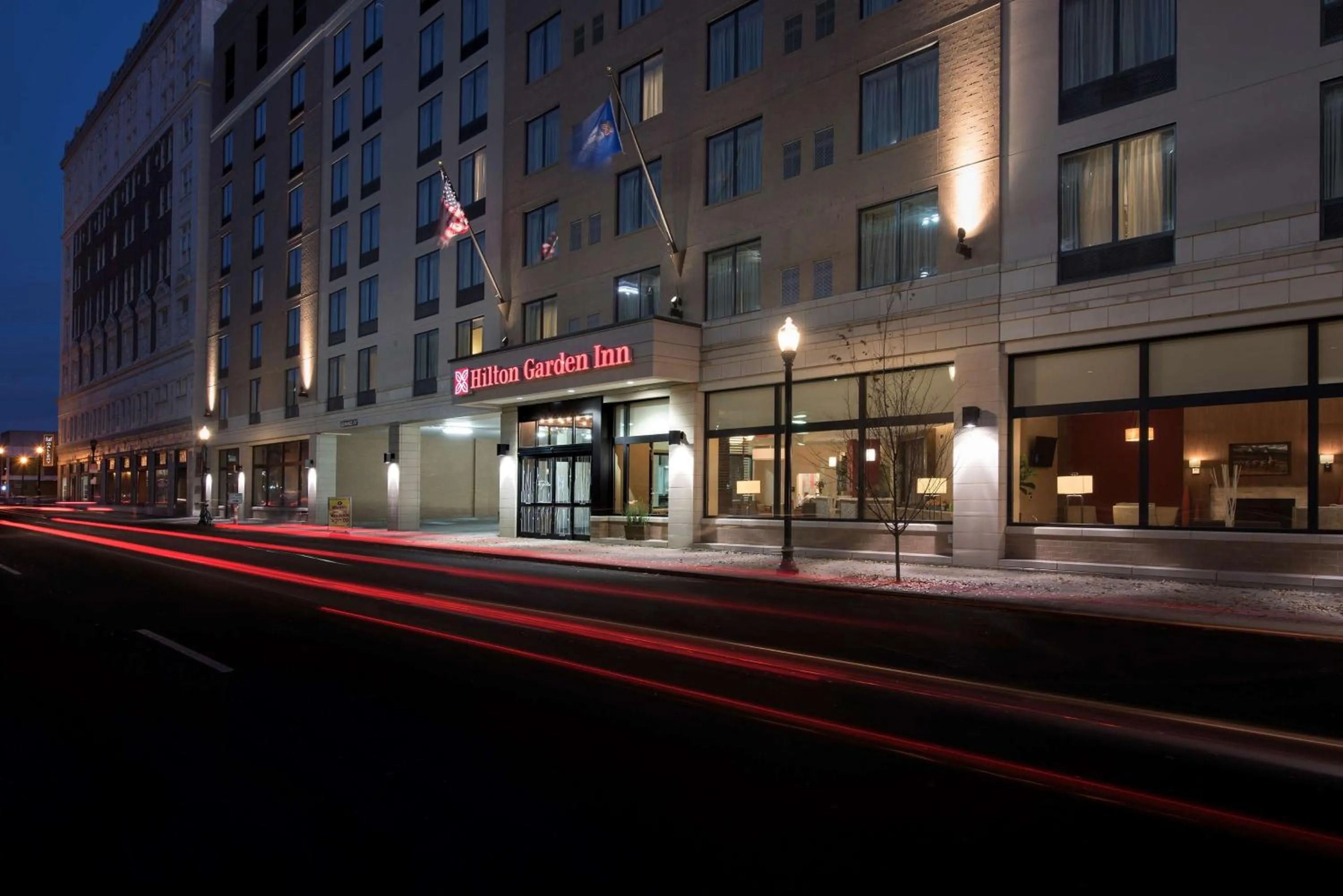 Property building in Hilton Garden Inn Louisville Downtown