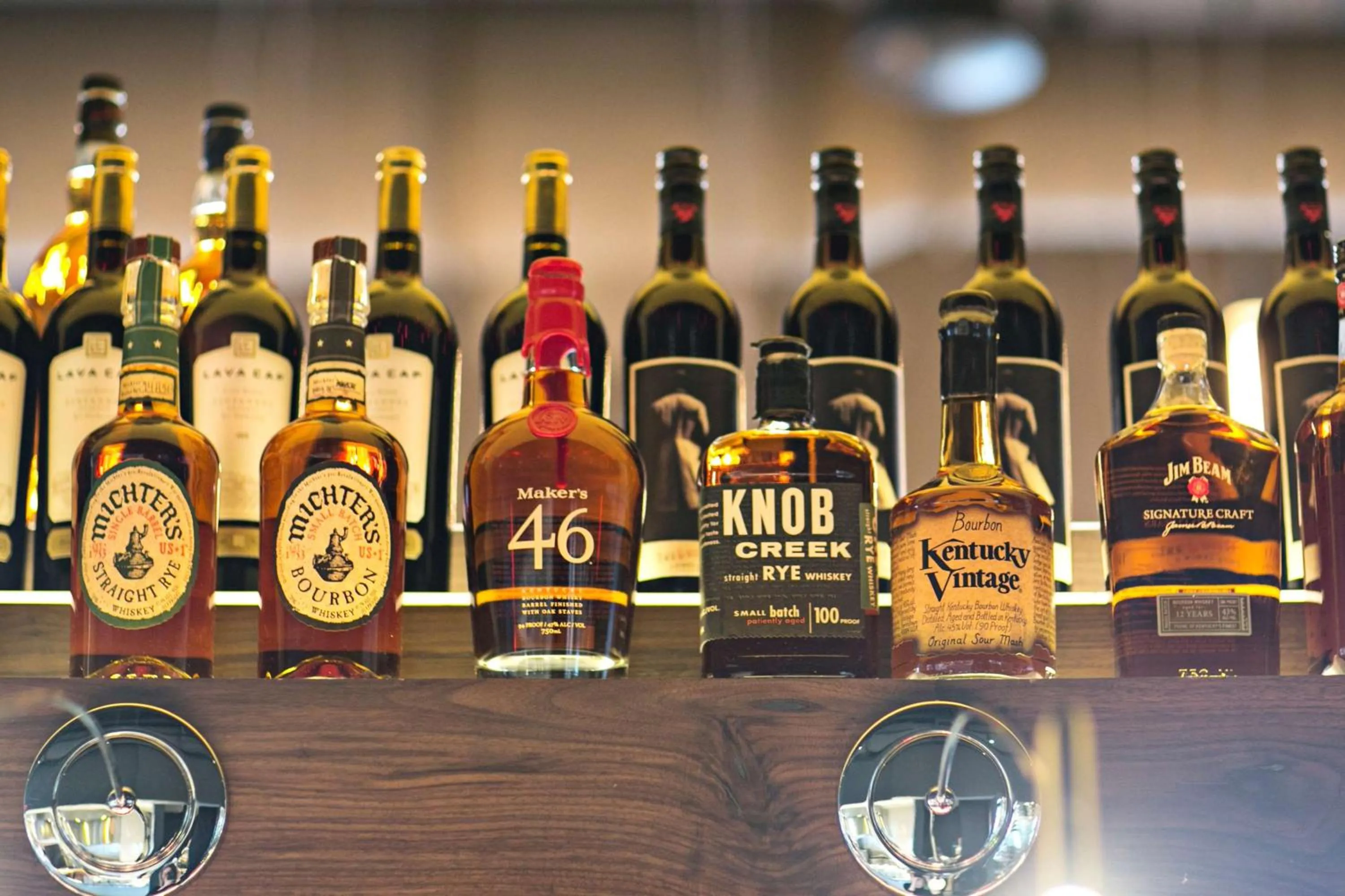 Lounge or bar in Hilton Garden Inn Louisville Downtown