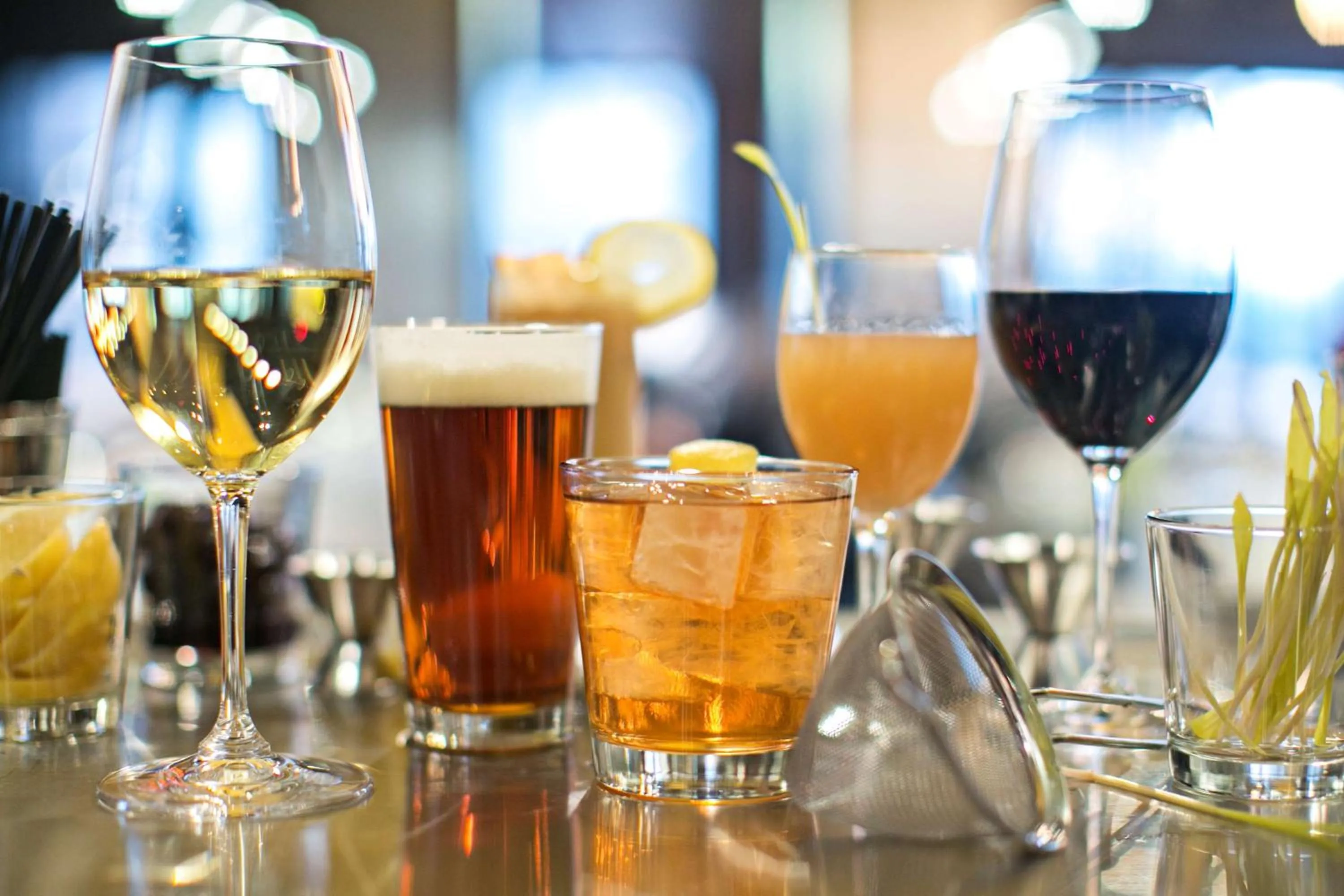 Lounge or bar in Hilton Garden Inn Louisville Downtown