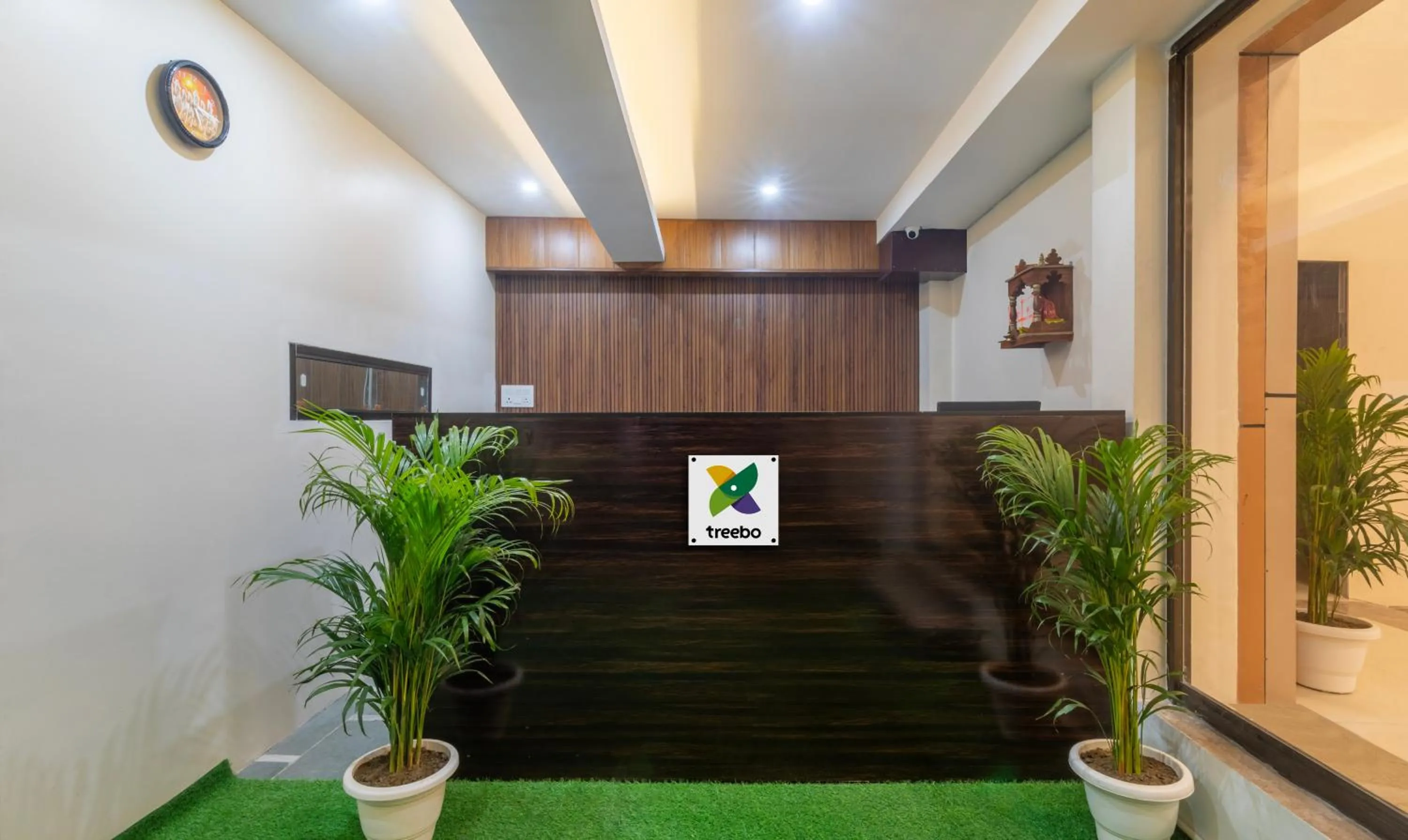 Lobby or reception in Treebo Golden Kashi