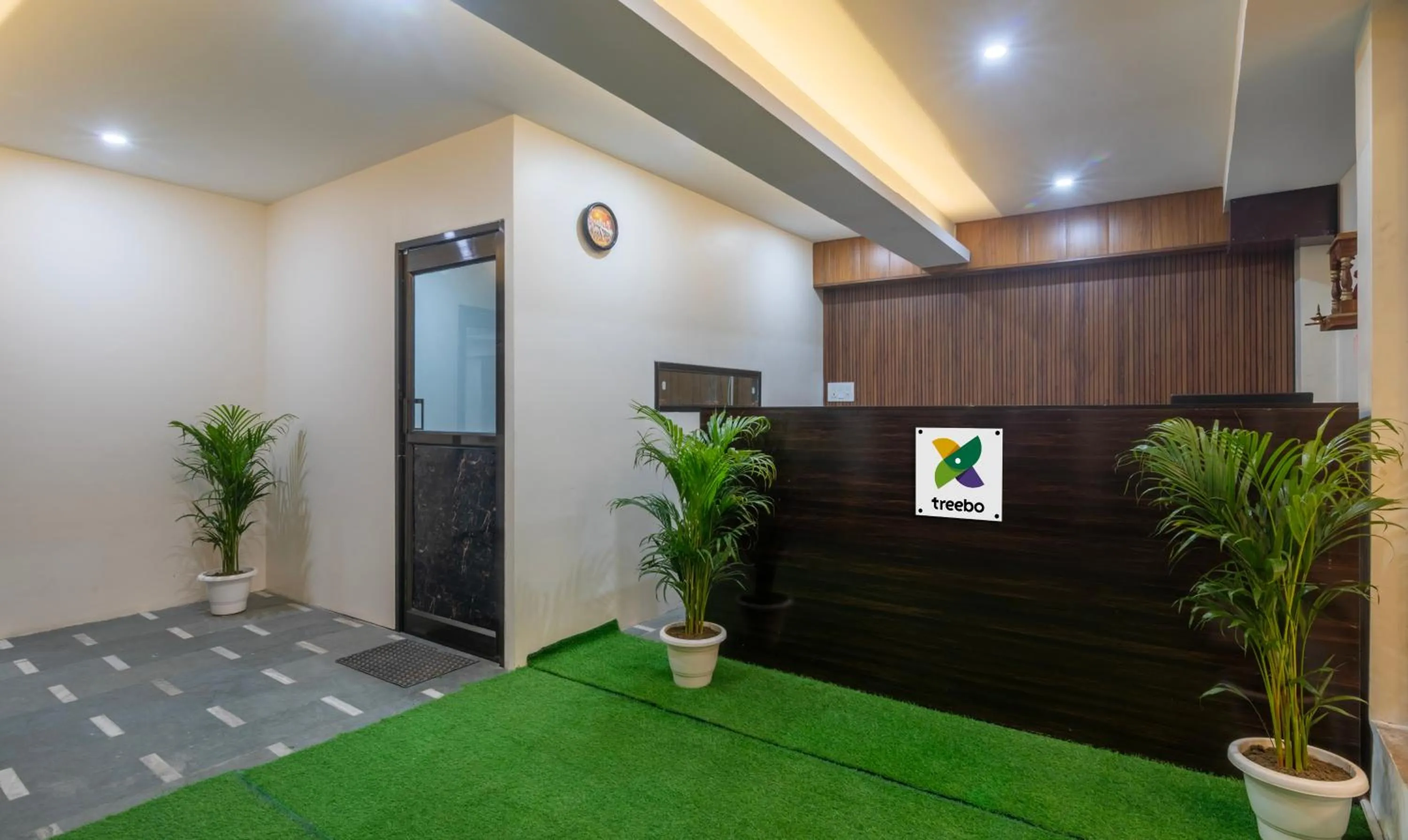 Lobby or reception in Treebo Golden Kashi