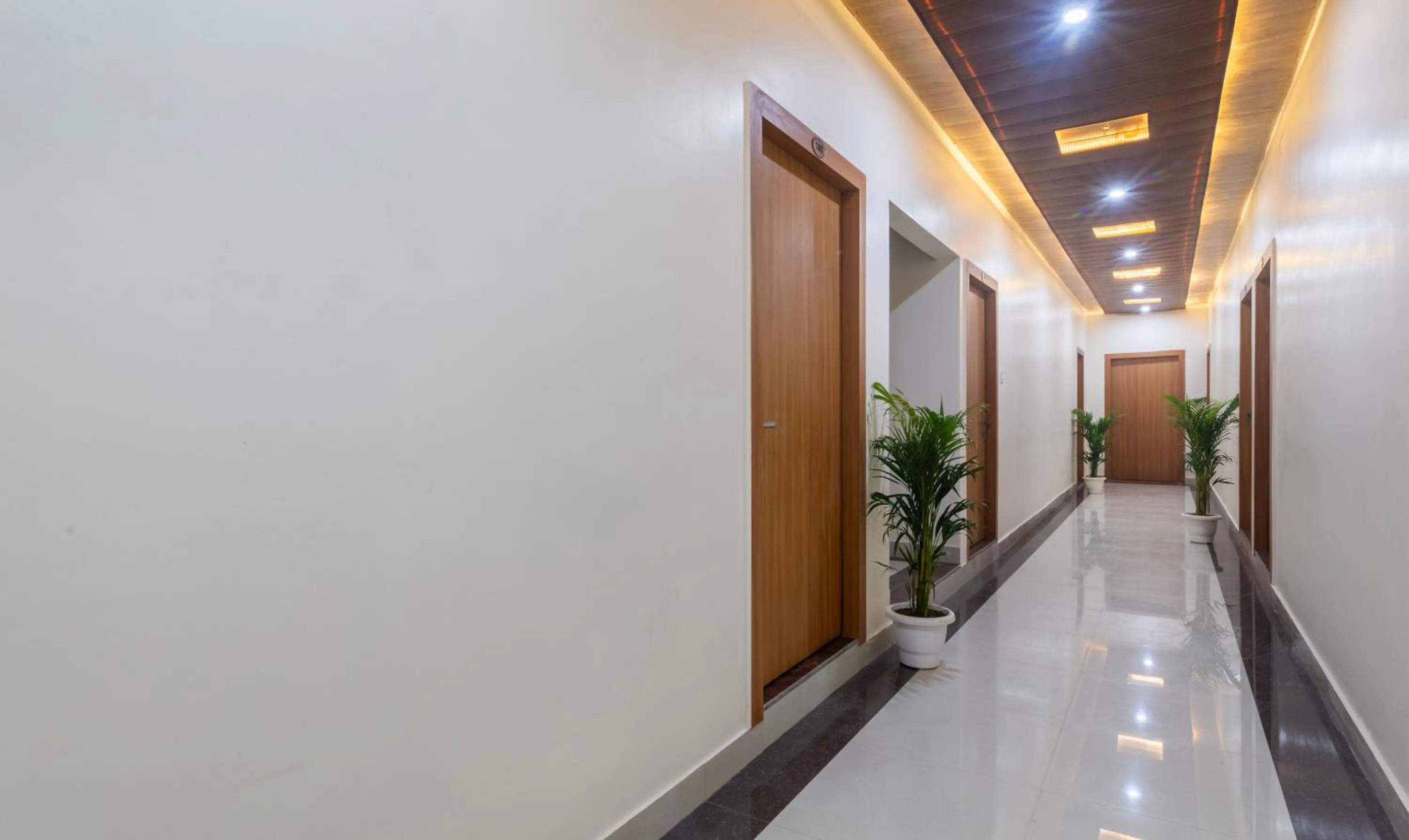 Lobby or reception in Treebo Golden Kashi