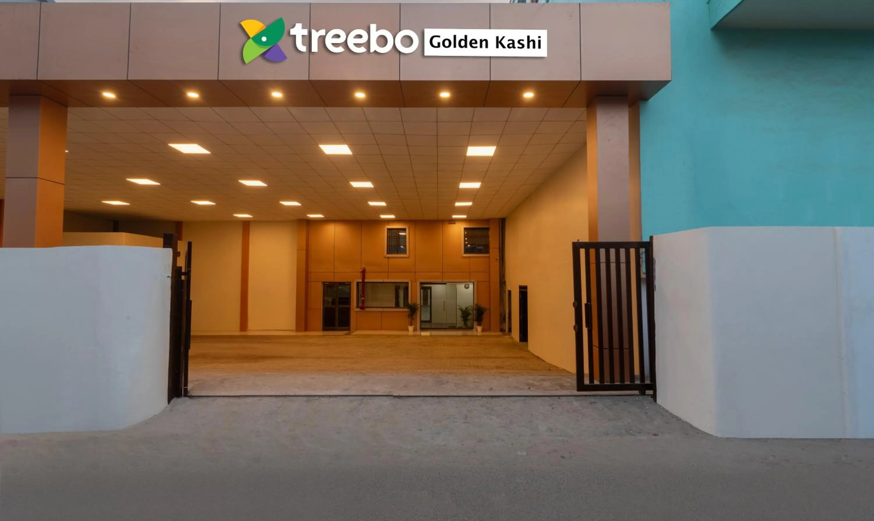 Facade/entrance in Treebo Golden Kashi