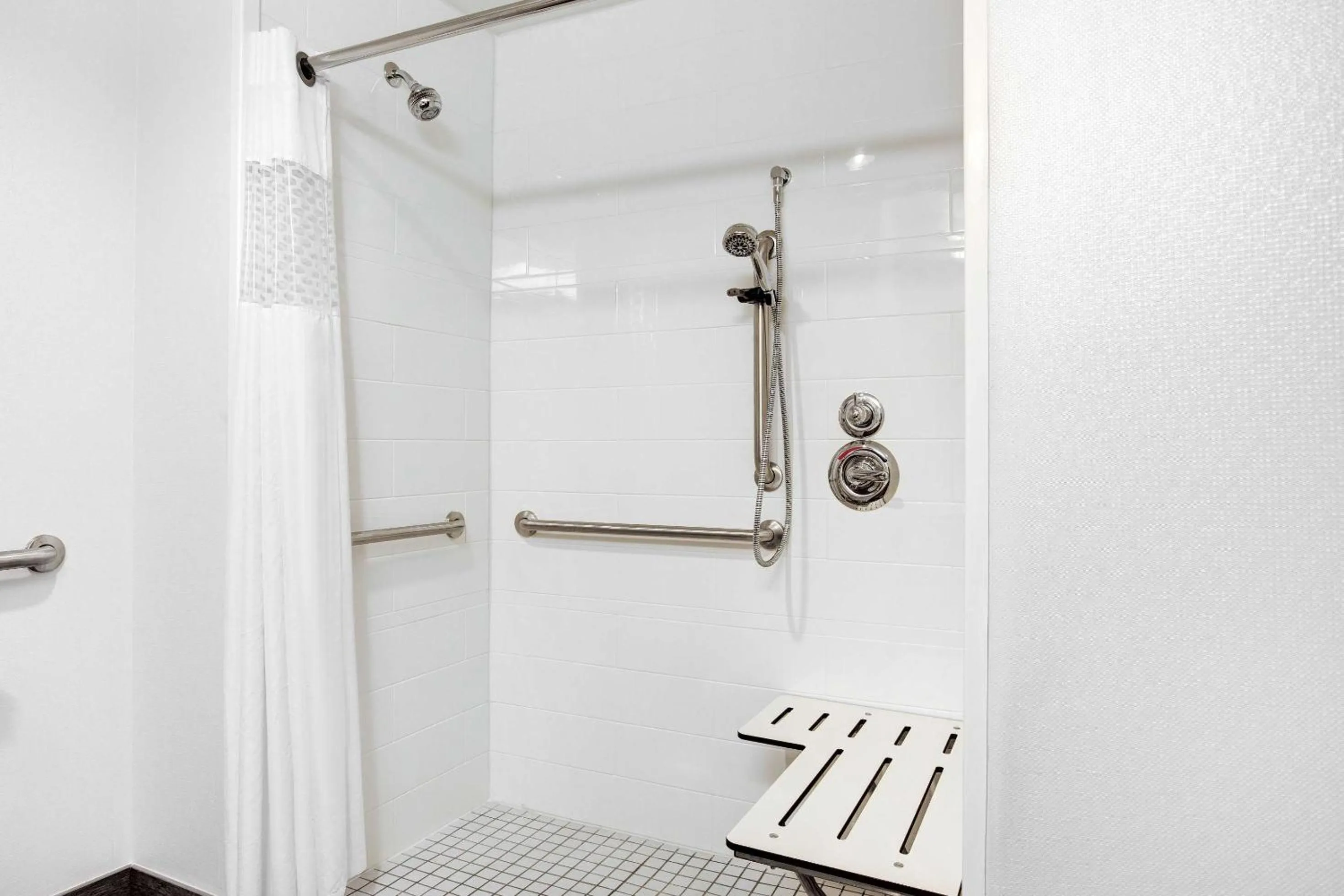 Bathroom in Hampton Inn & Suites Manchester, TN