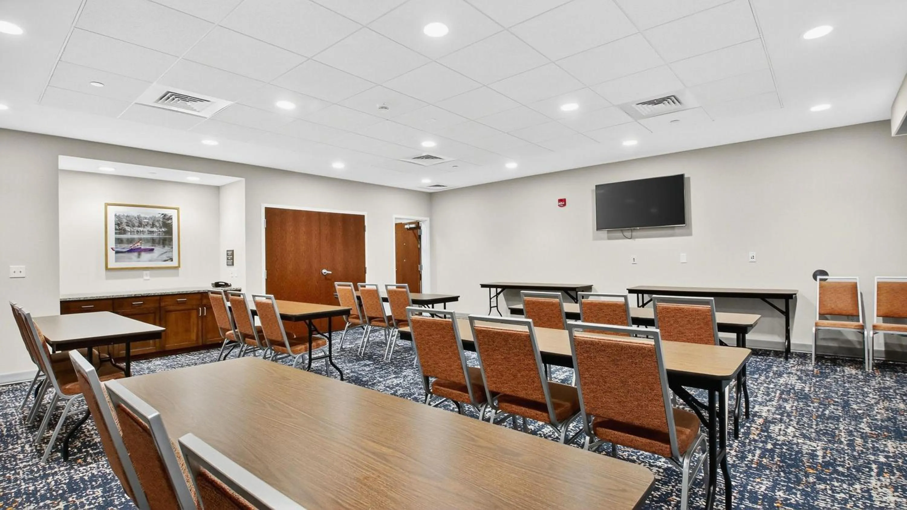 Meeting/conference room in Hampton Inn & Suites Chippewa Falls