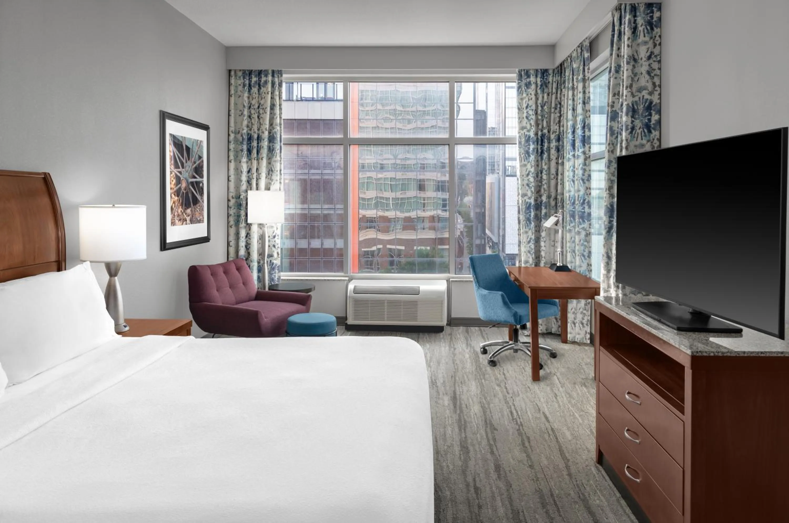 Bedroom, Bed in Hilton Garden Inn Nashville Downtown Convention Center