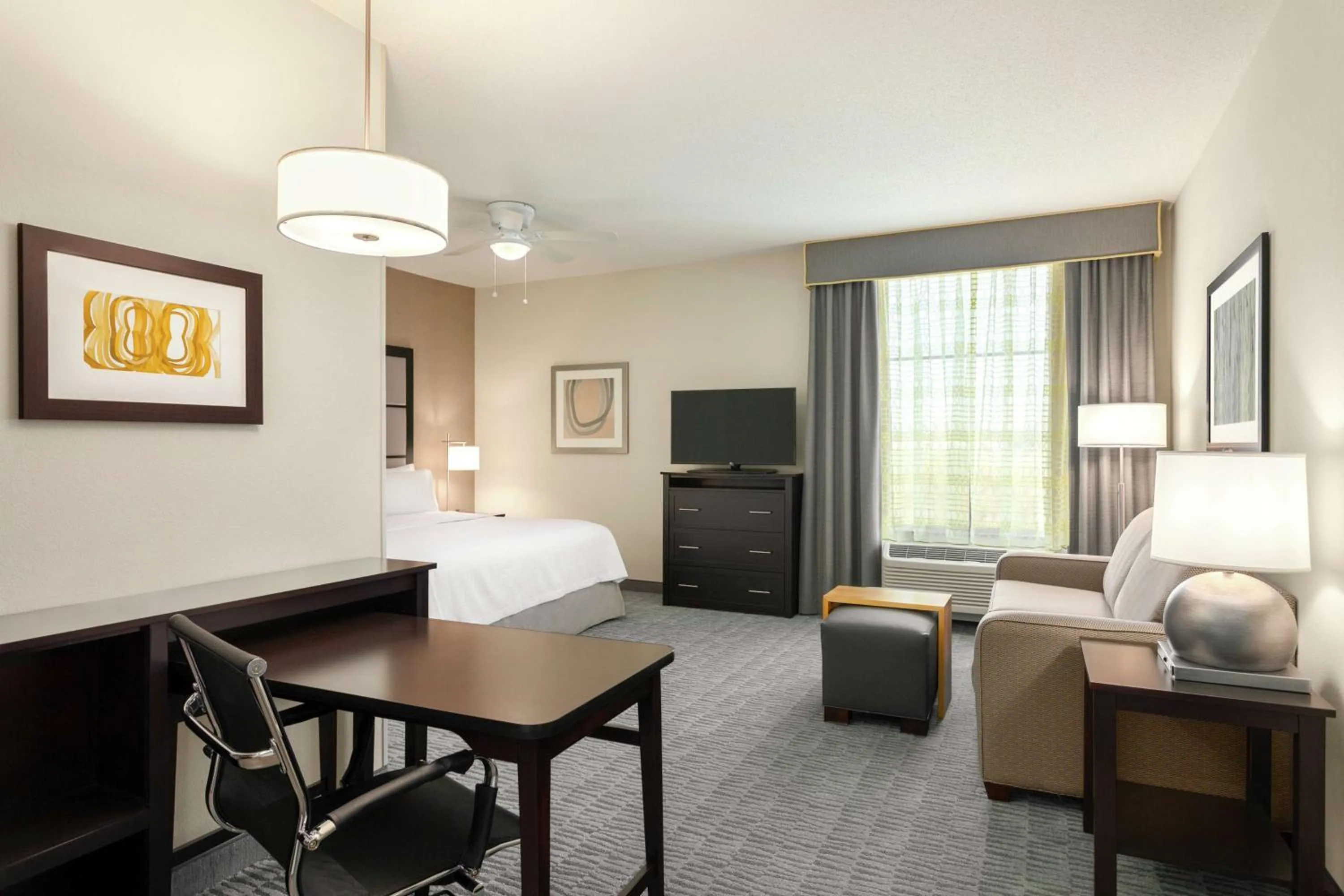 Bedroom, Bed in Homewood Suites by Hilton Frederick