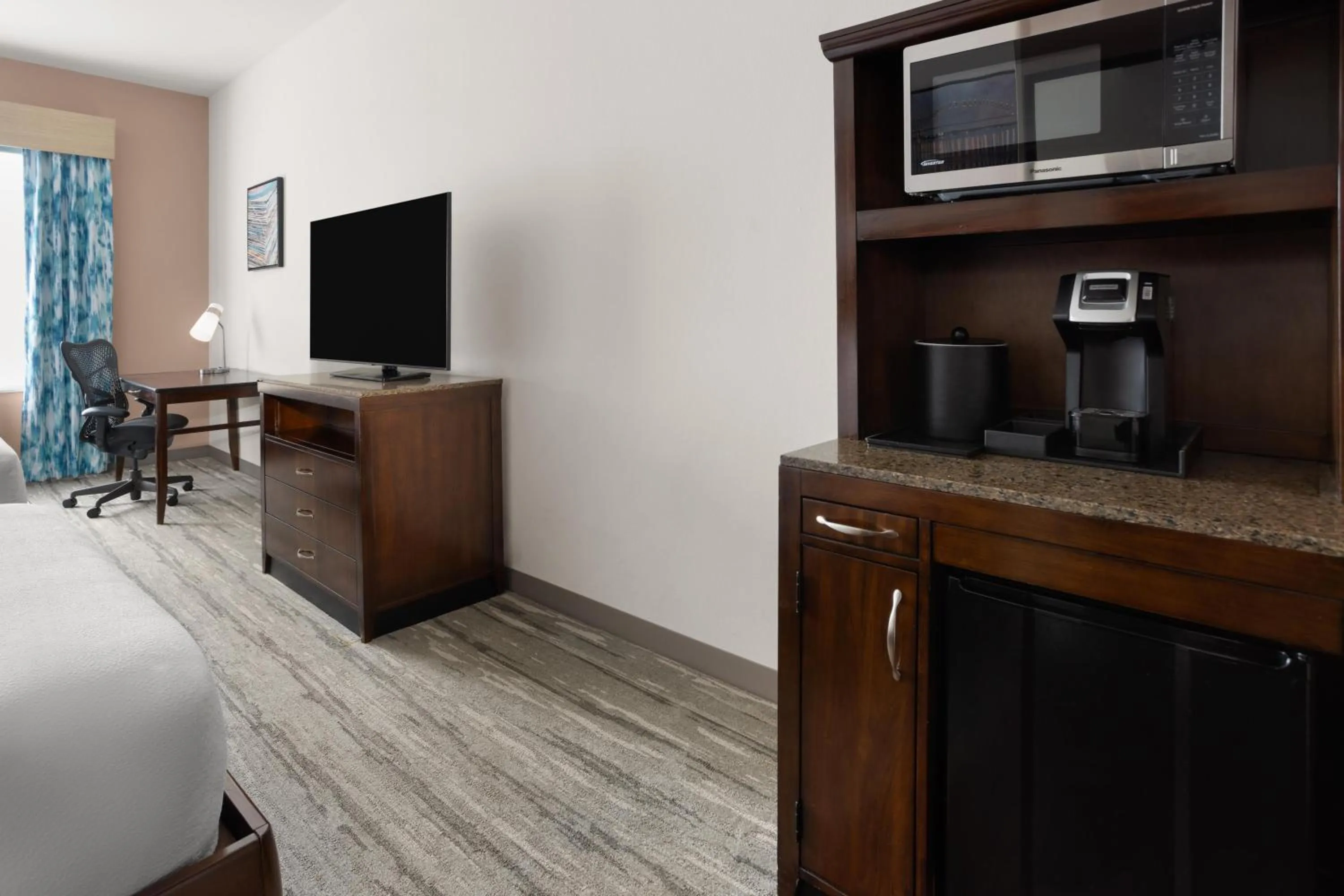 Bedroom in Hilton Garden Inn Memphis/Wolfchase Galleria