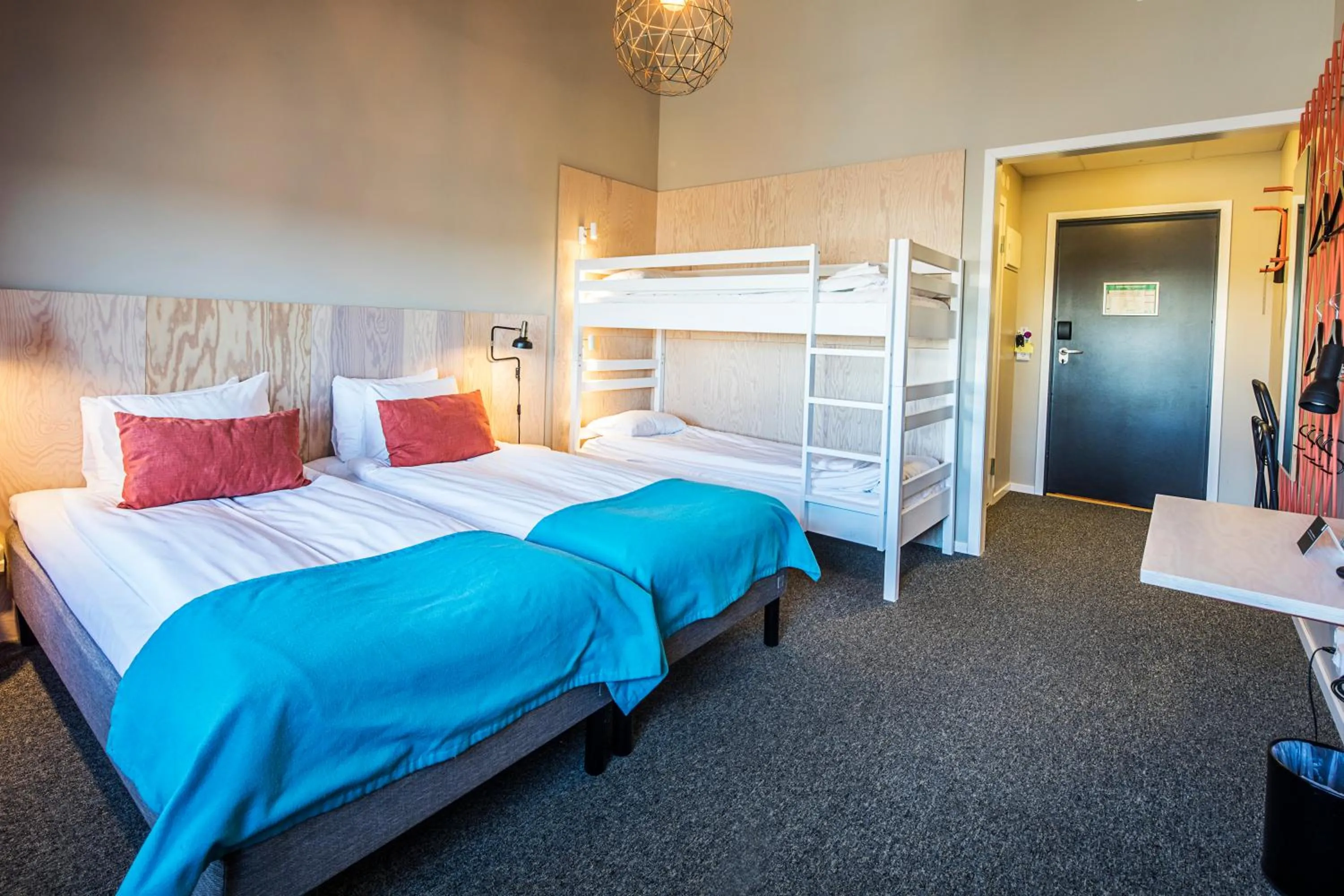 Property building, Bed in Kviberg Park Hotel & Conference