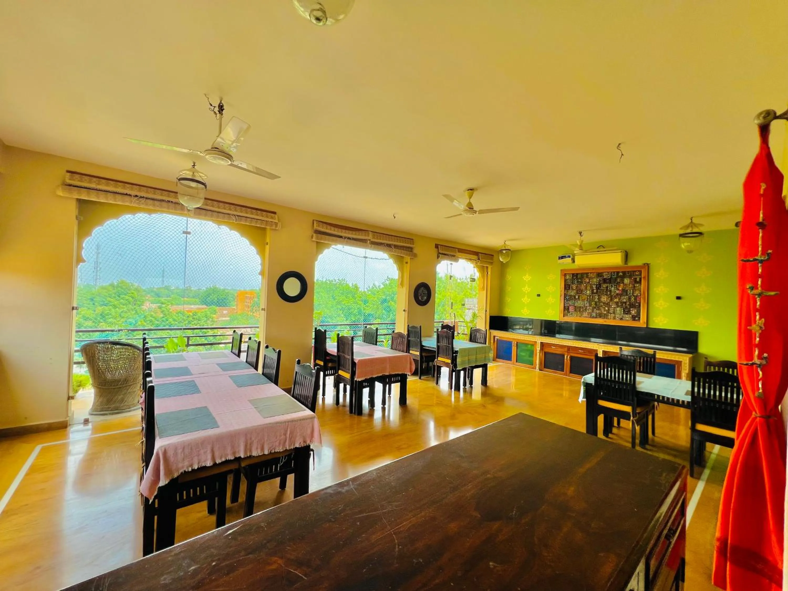 Restaurant/places to eat in Hotel Jaisan Haveli