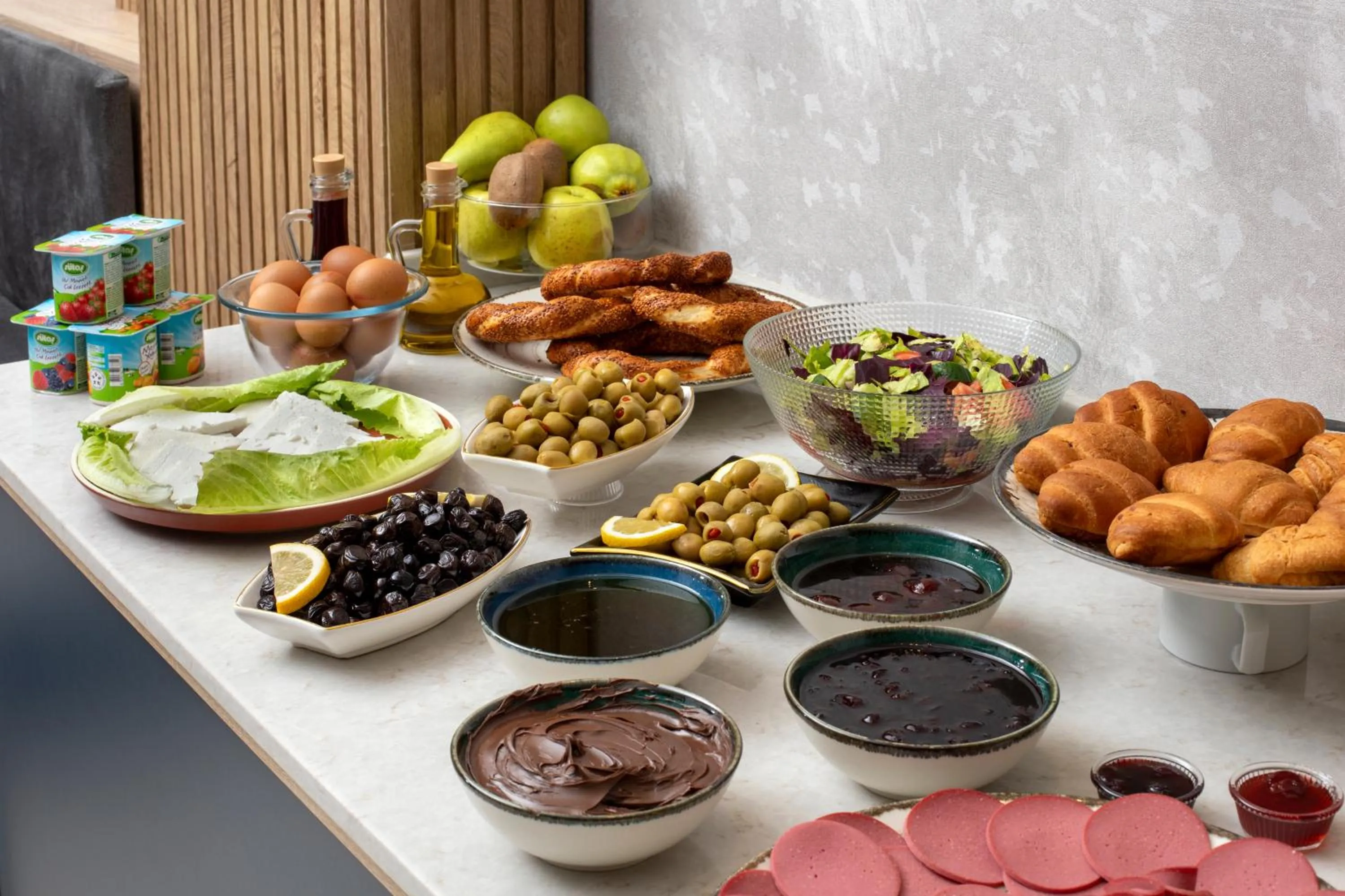 Food and drinks in Lenus Hagia Sophia Hotel