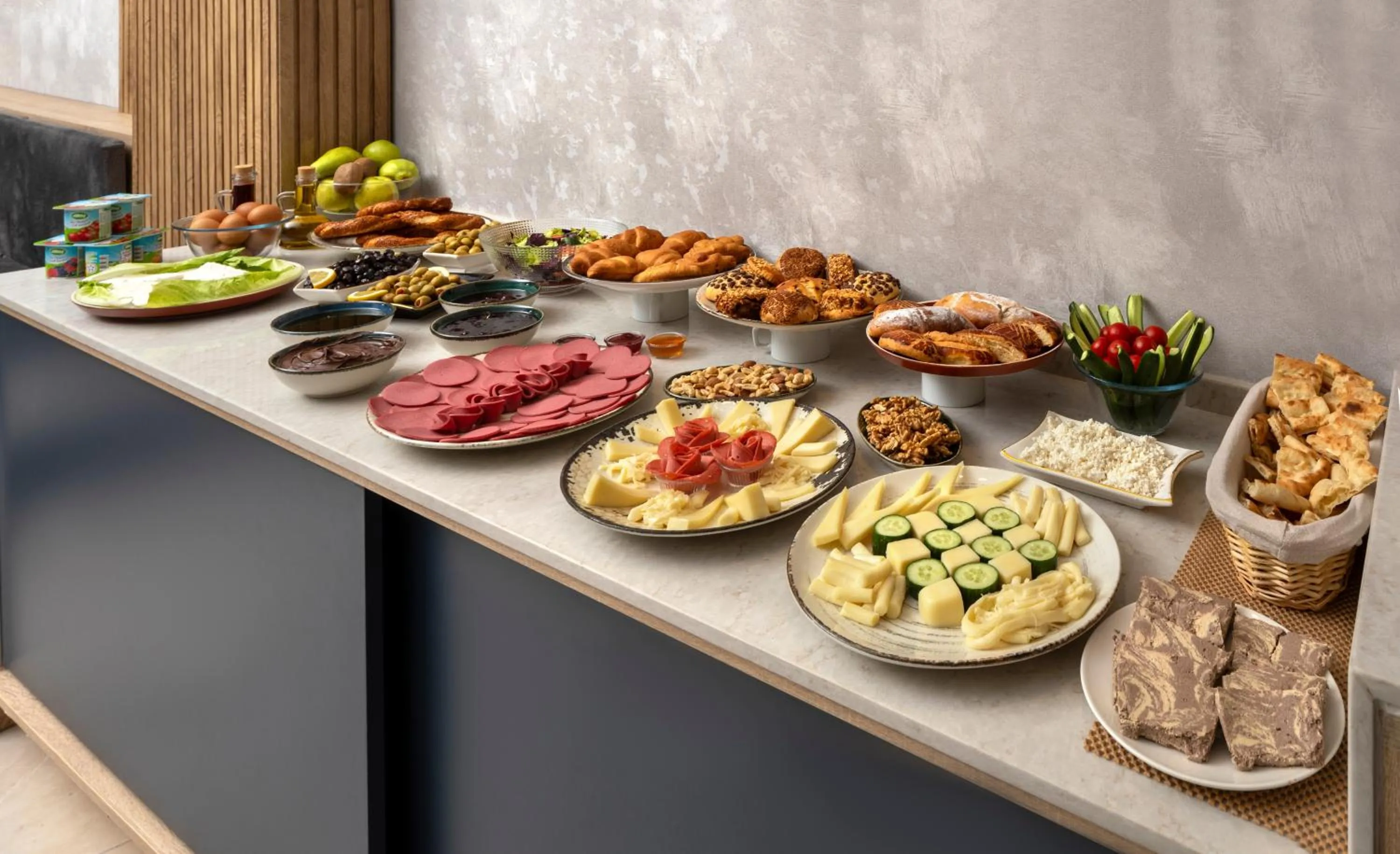 Food and drinks in Lenus Hagia Sophia Hotel