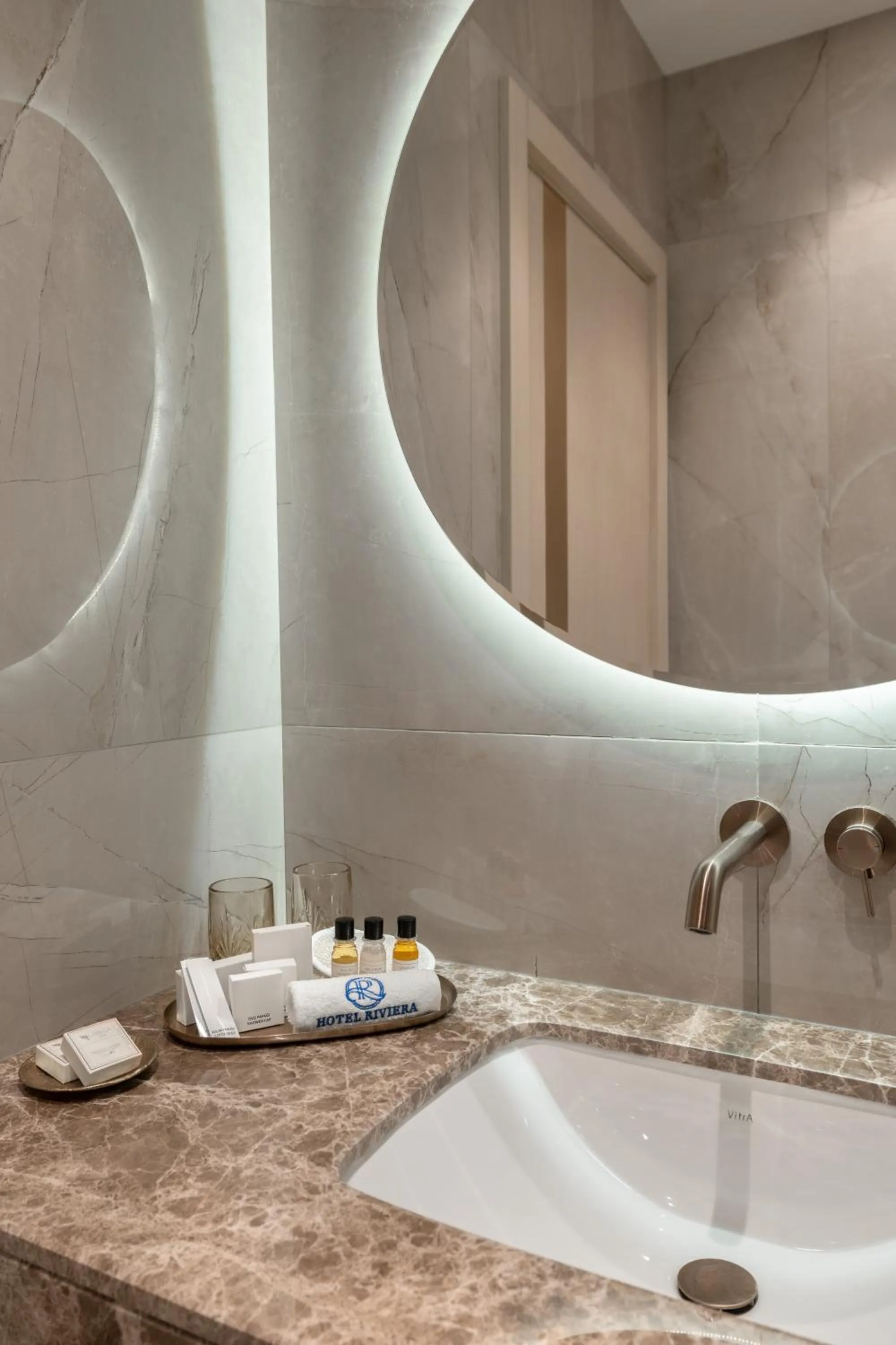 Shower in Maison Riviera