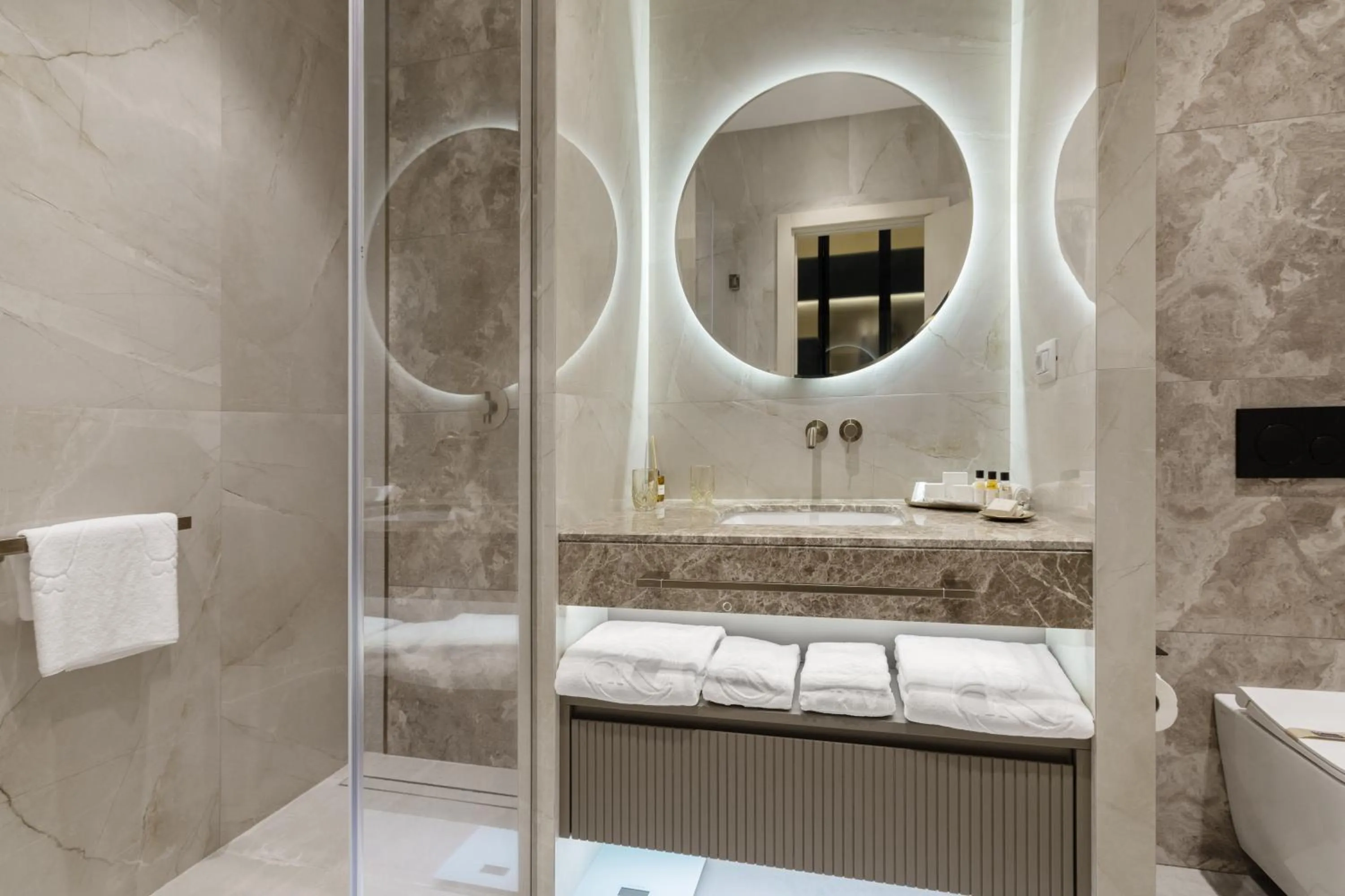 Shower in Maison Riviera