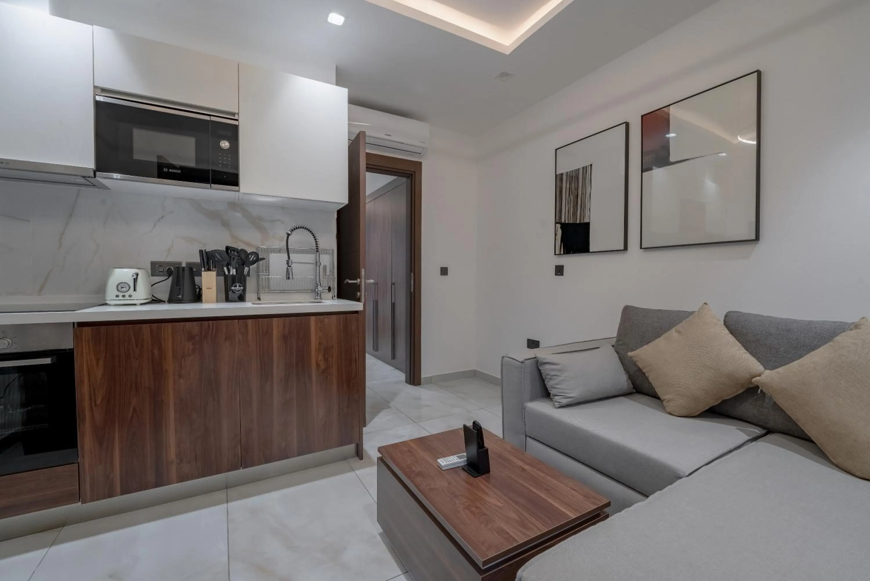 Kitchen or kitchenette in The Pelican Hotel Cantonments Accra