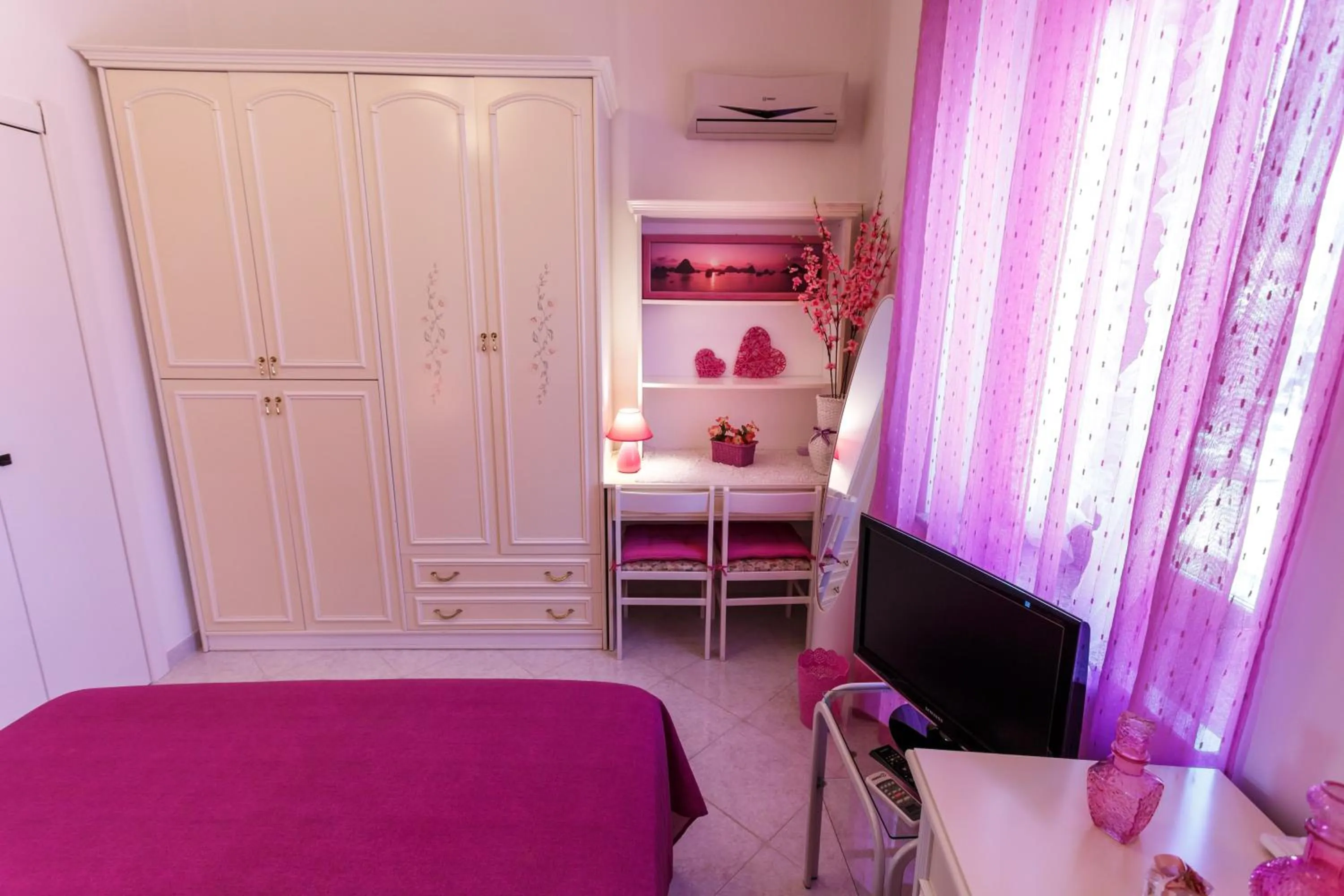 Bed in L'Aurora Viola