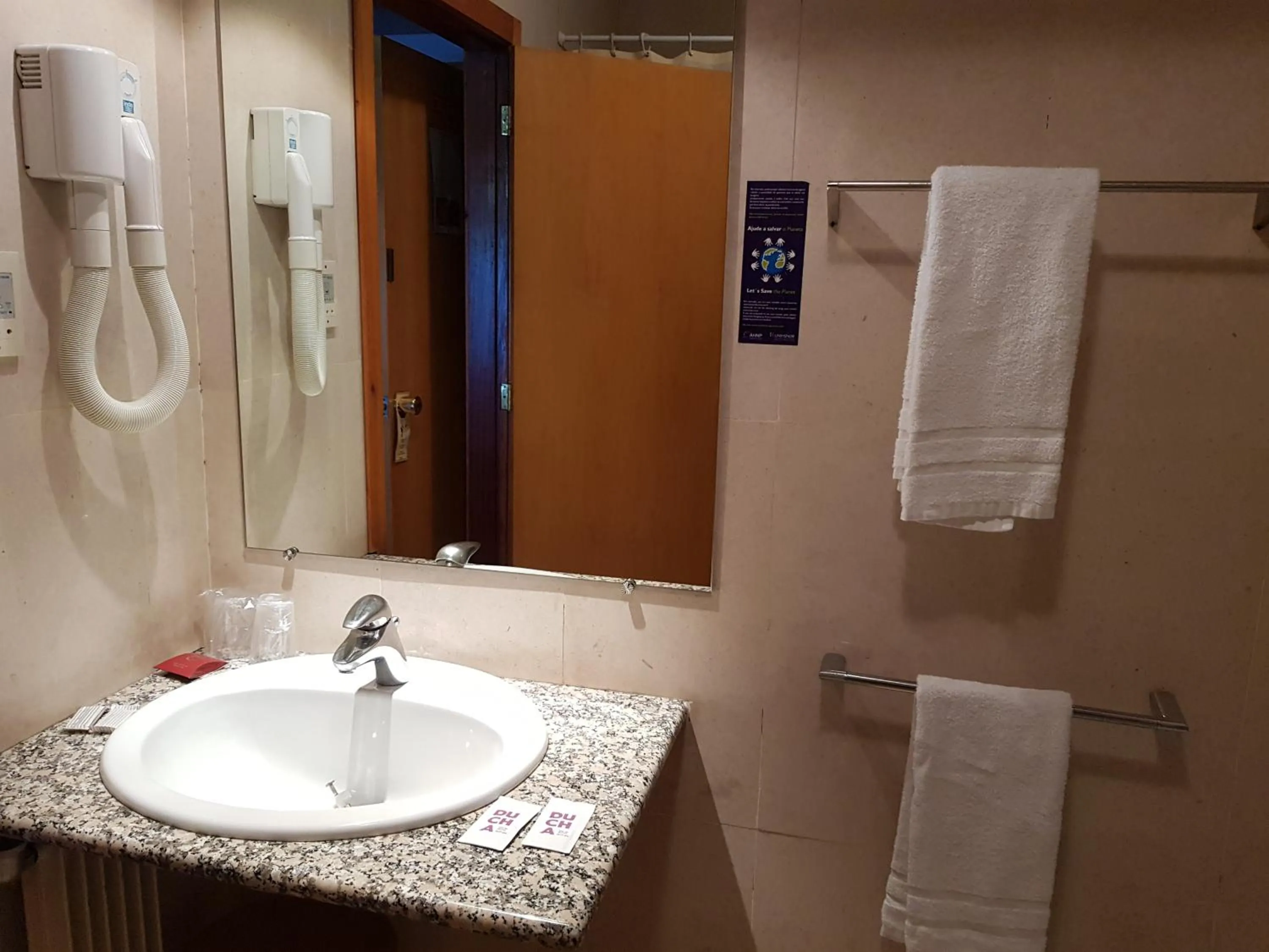 Bathroom in Hotel Nordeste Shalom