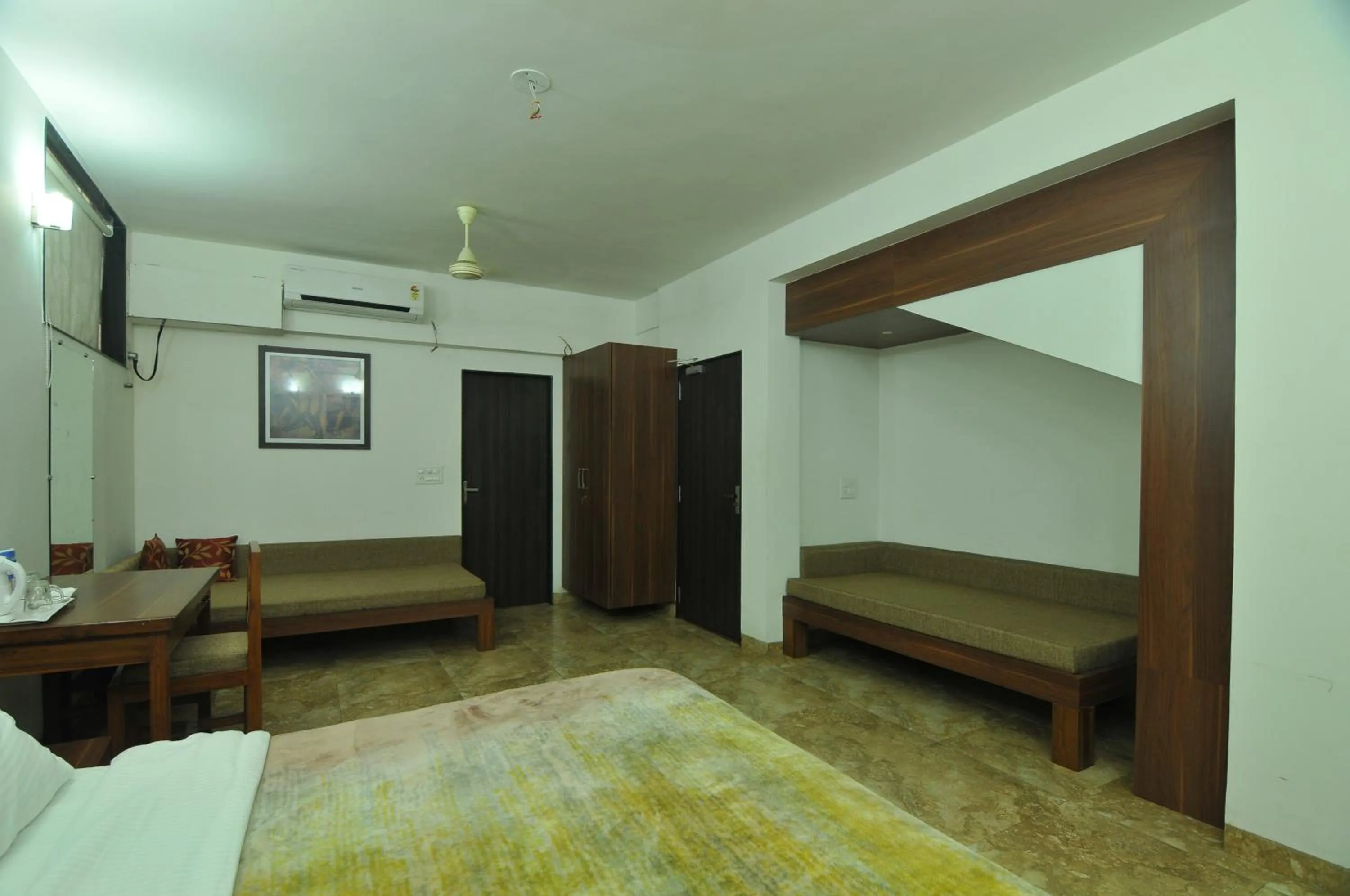 Photo of the whole room, Bed in Lago villa