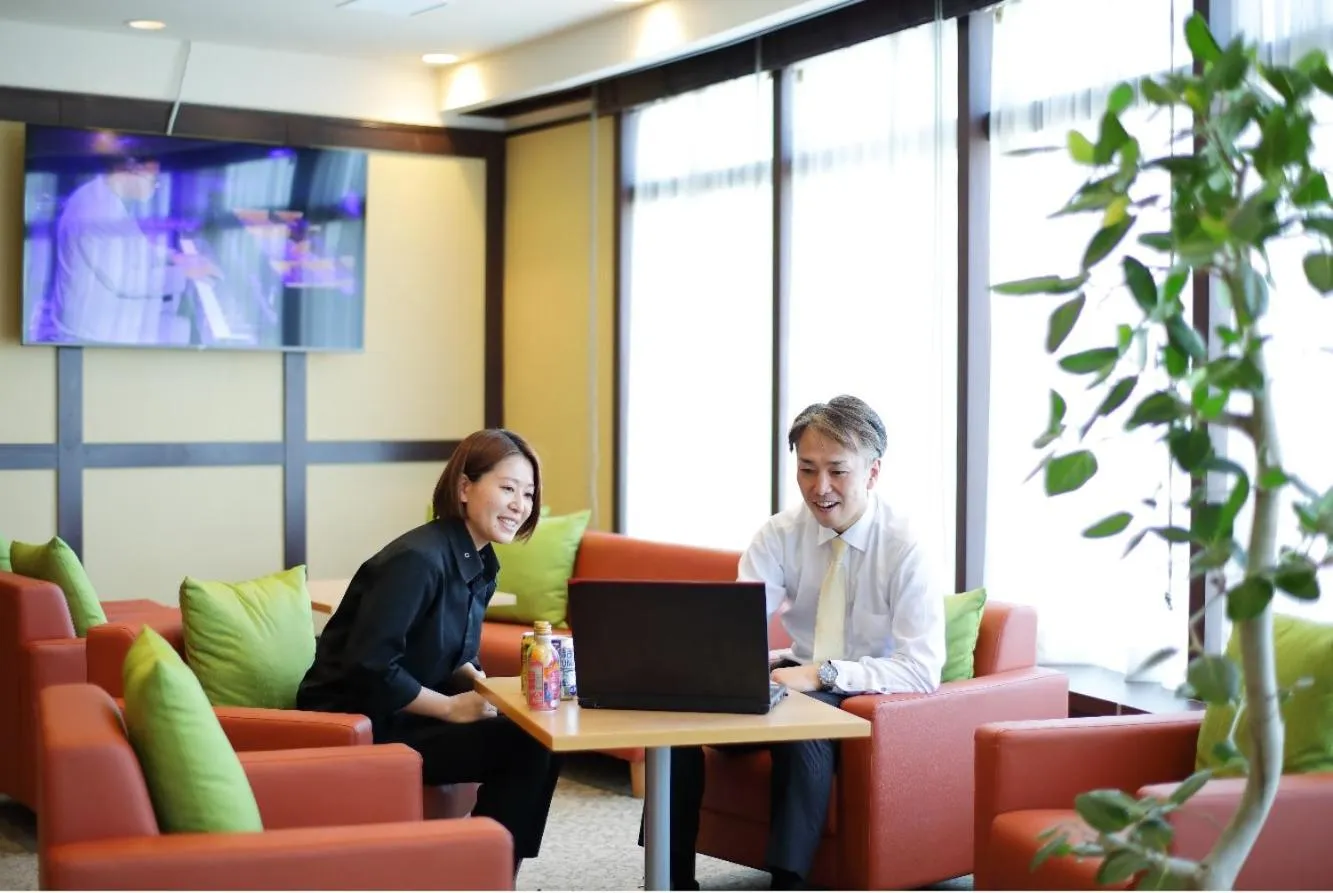 Communal lounge/ TV room in Hotel ARU KSP