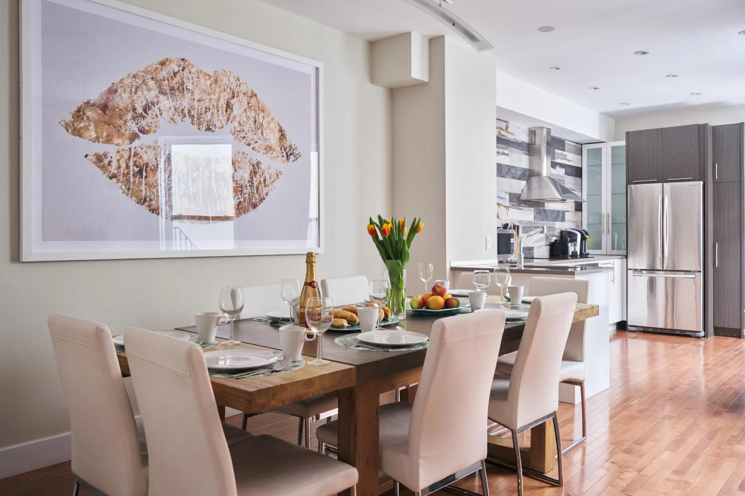 Kitchen or kitchenette in MTLVacationRentals - The FabFour