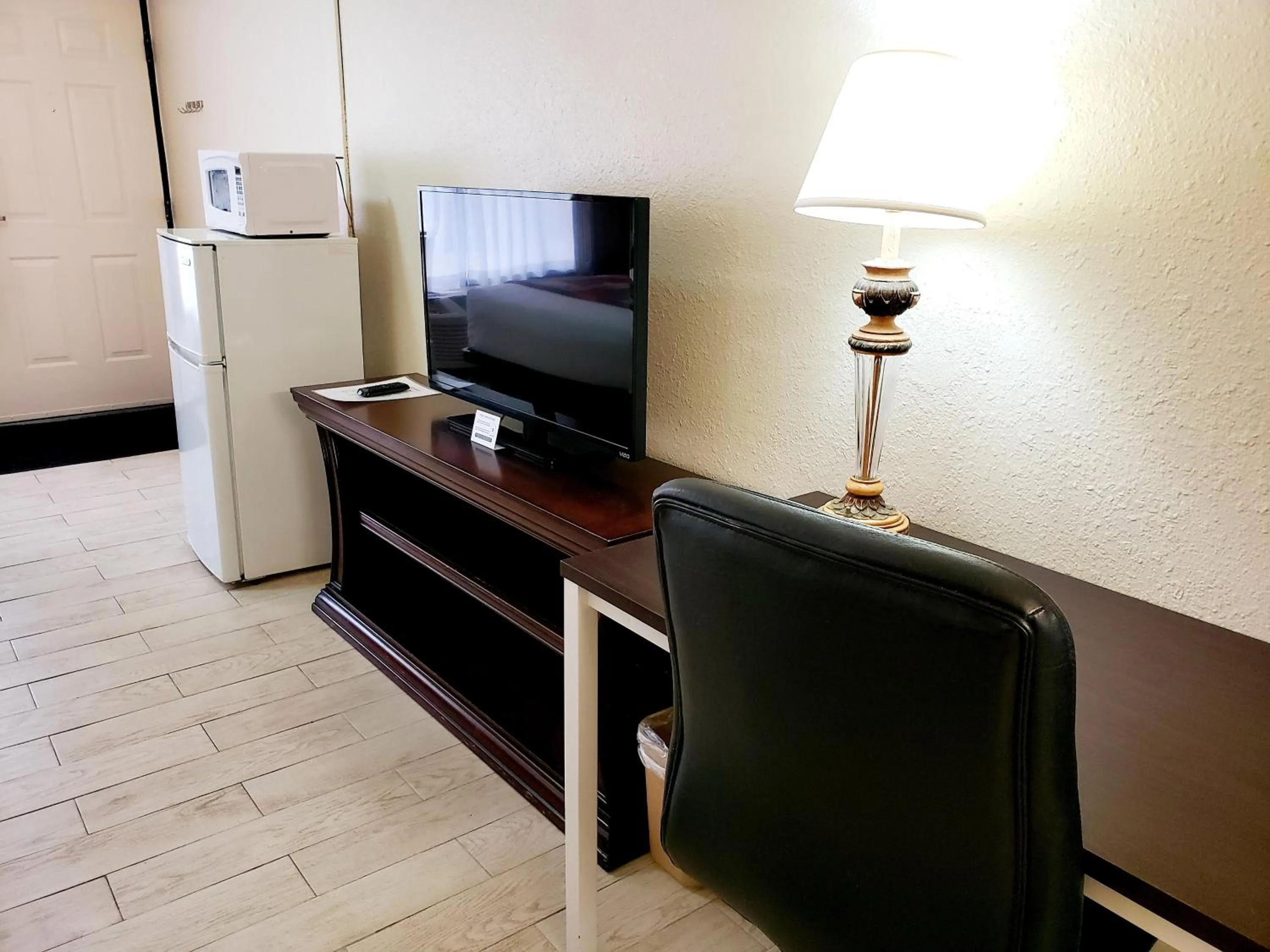 Photo of the whole room in Simple Rewards Inn