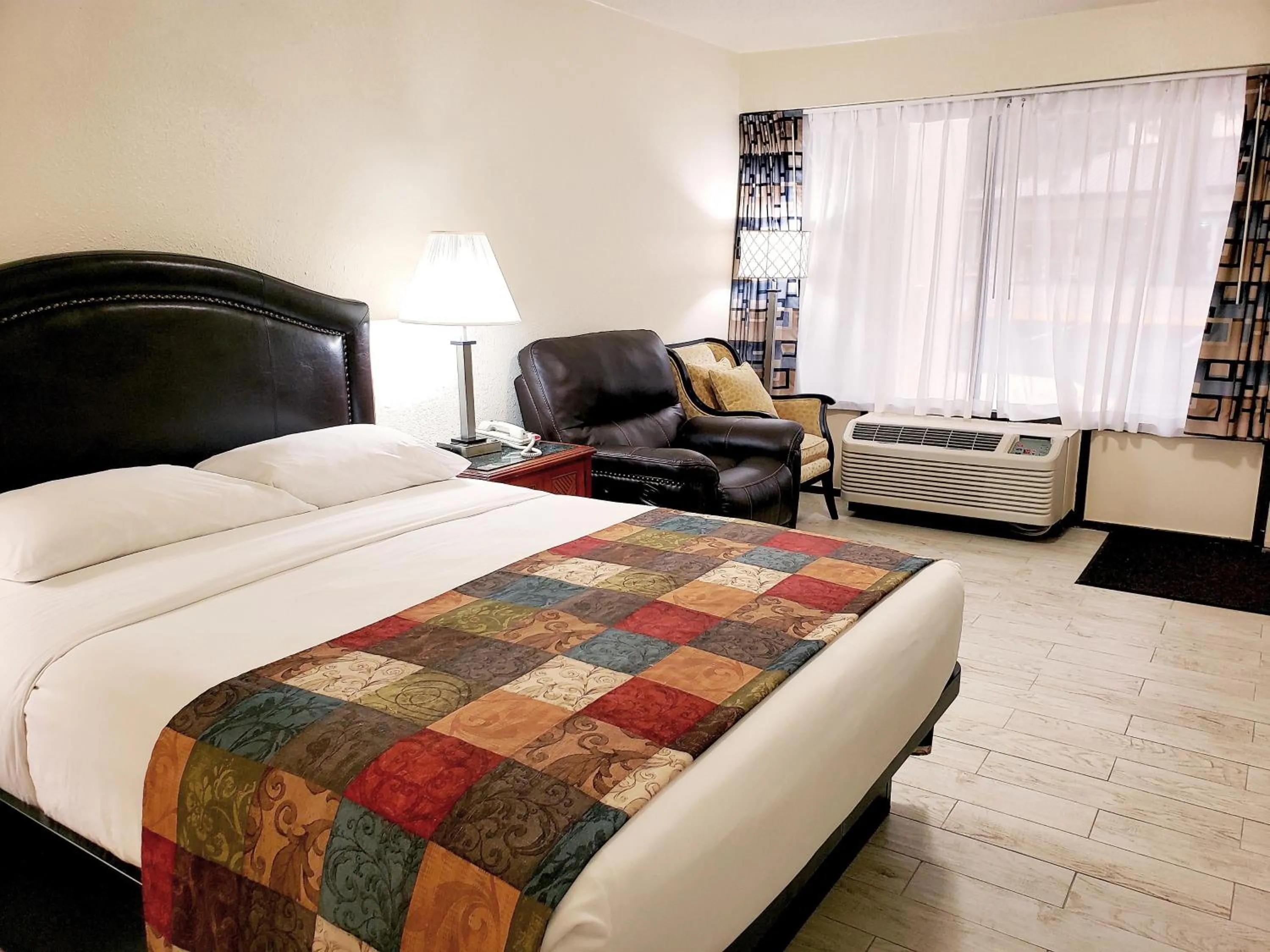 Photo of the whole room, Bed in Simple Rewards Inn