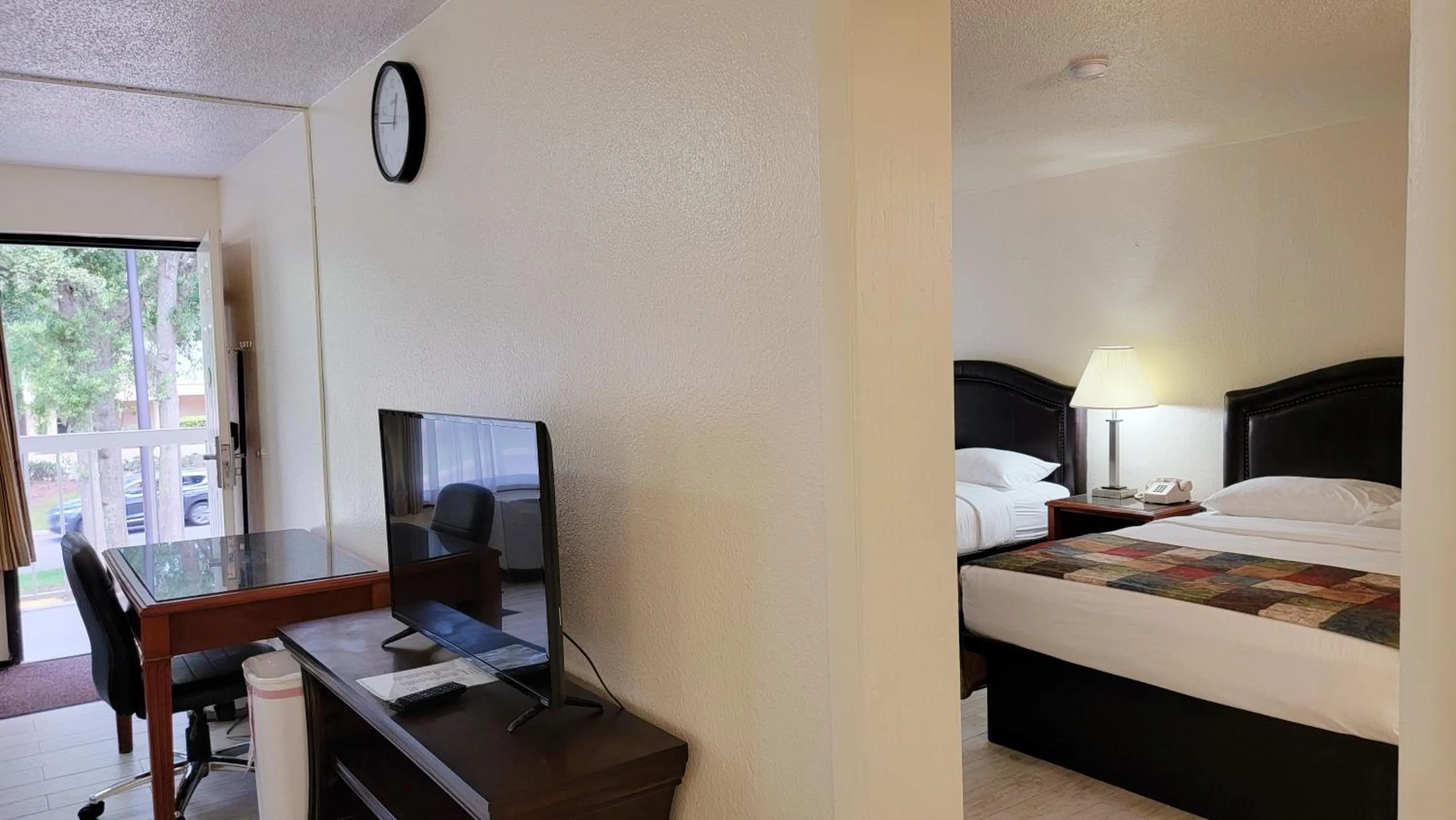 Bed in Simple Rewards Inn