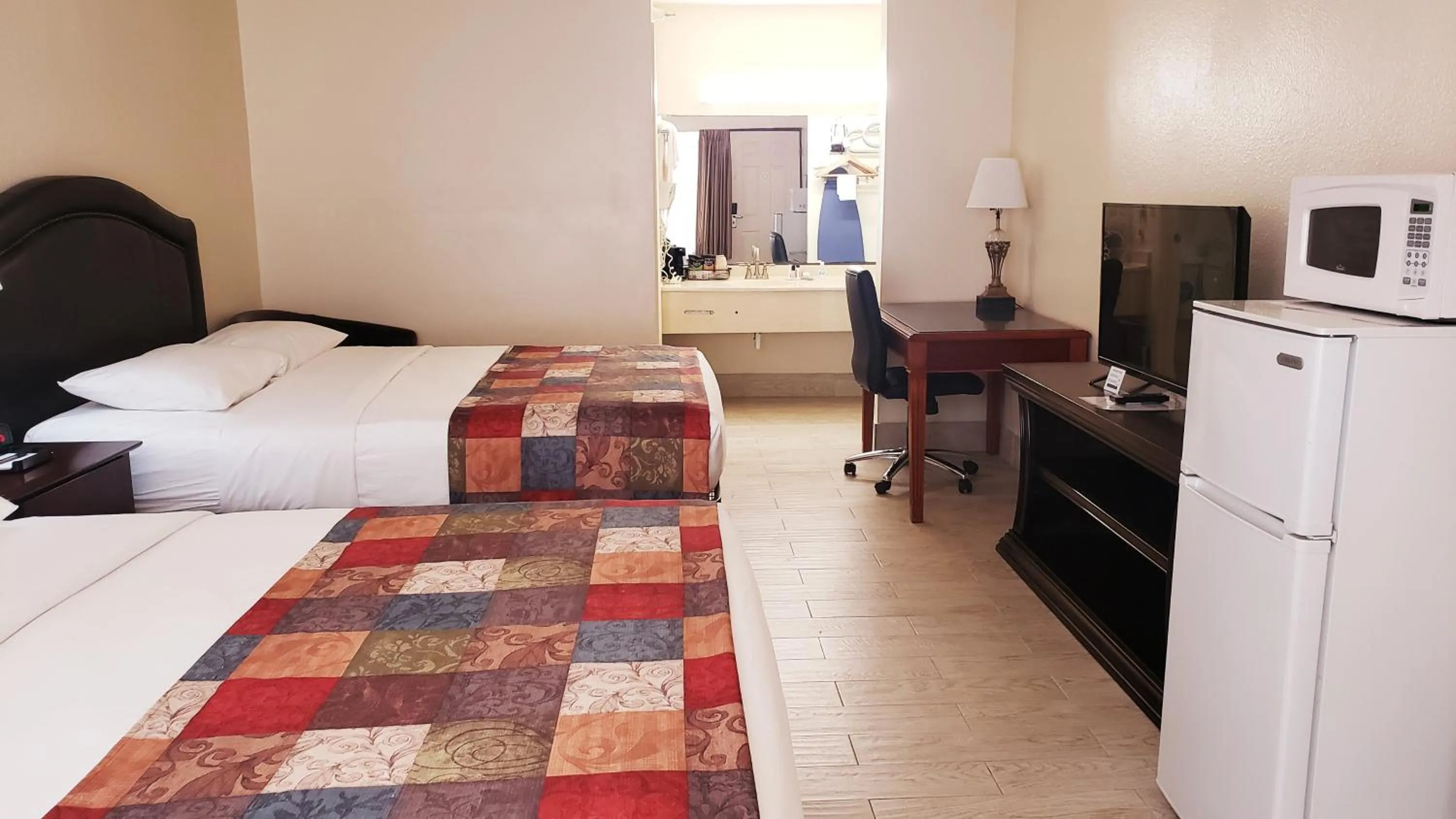 Photo of the whole room, Bed in Simple Rewards Inn