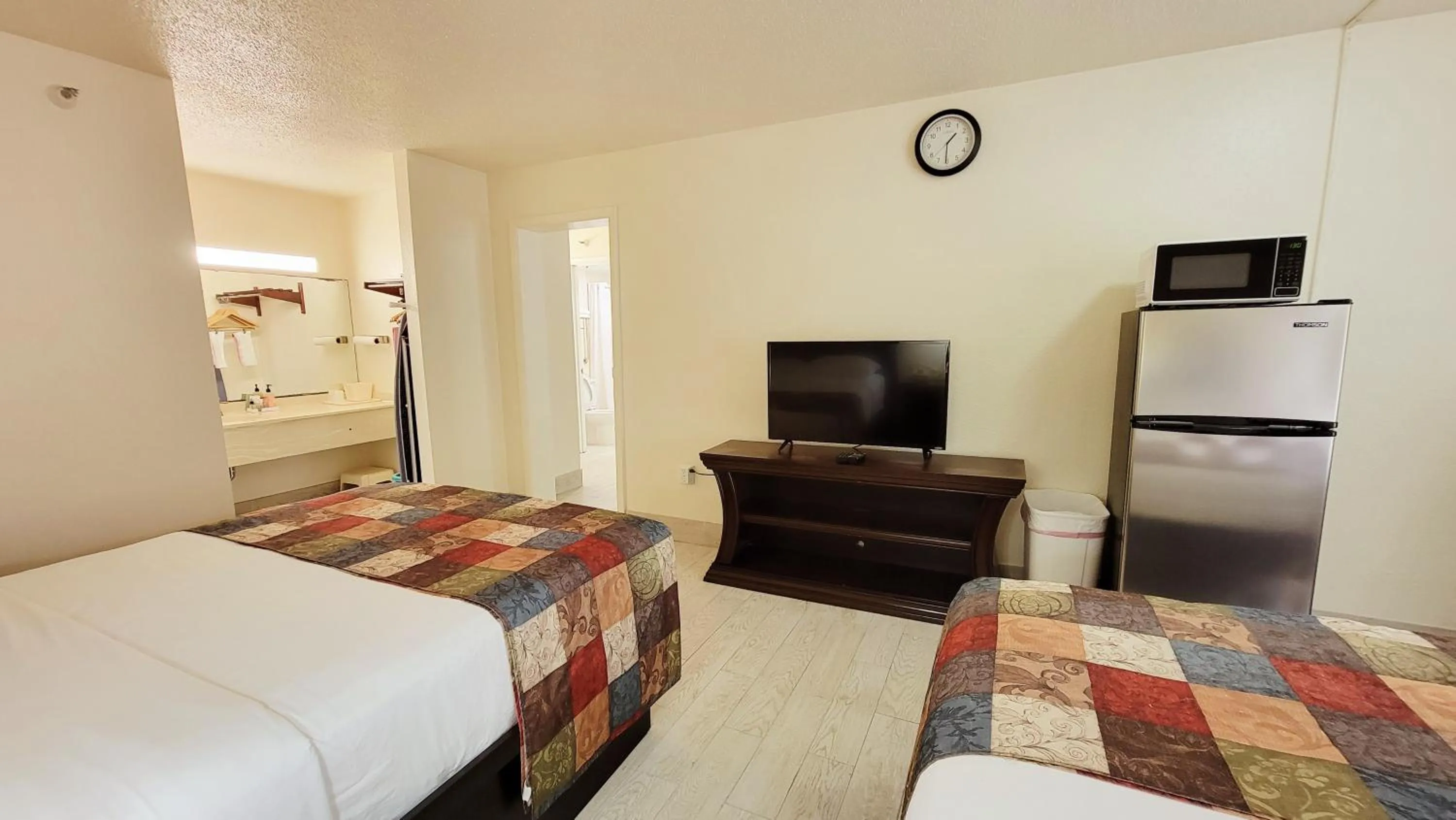 Bed in Simple Rewards Inn