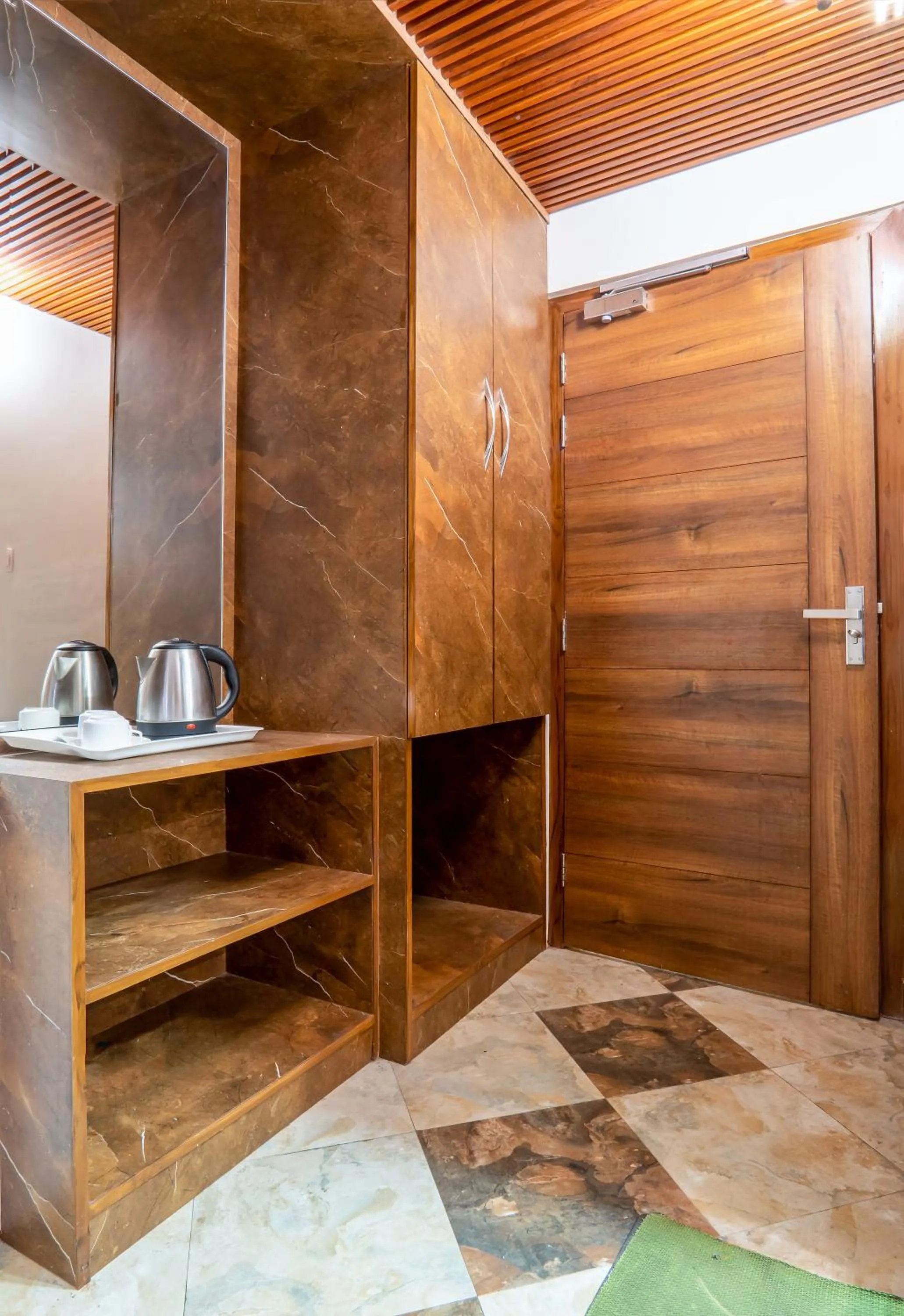 wardrobe in Windsor the mall