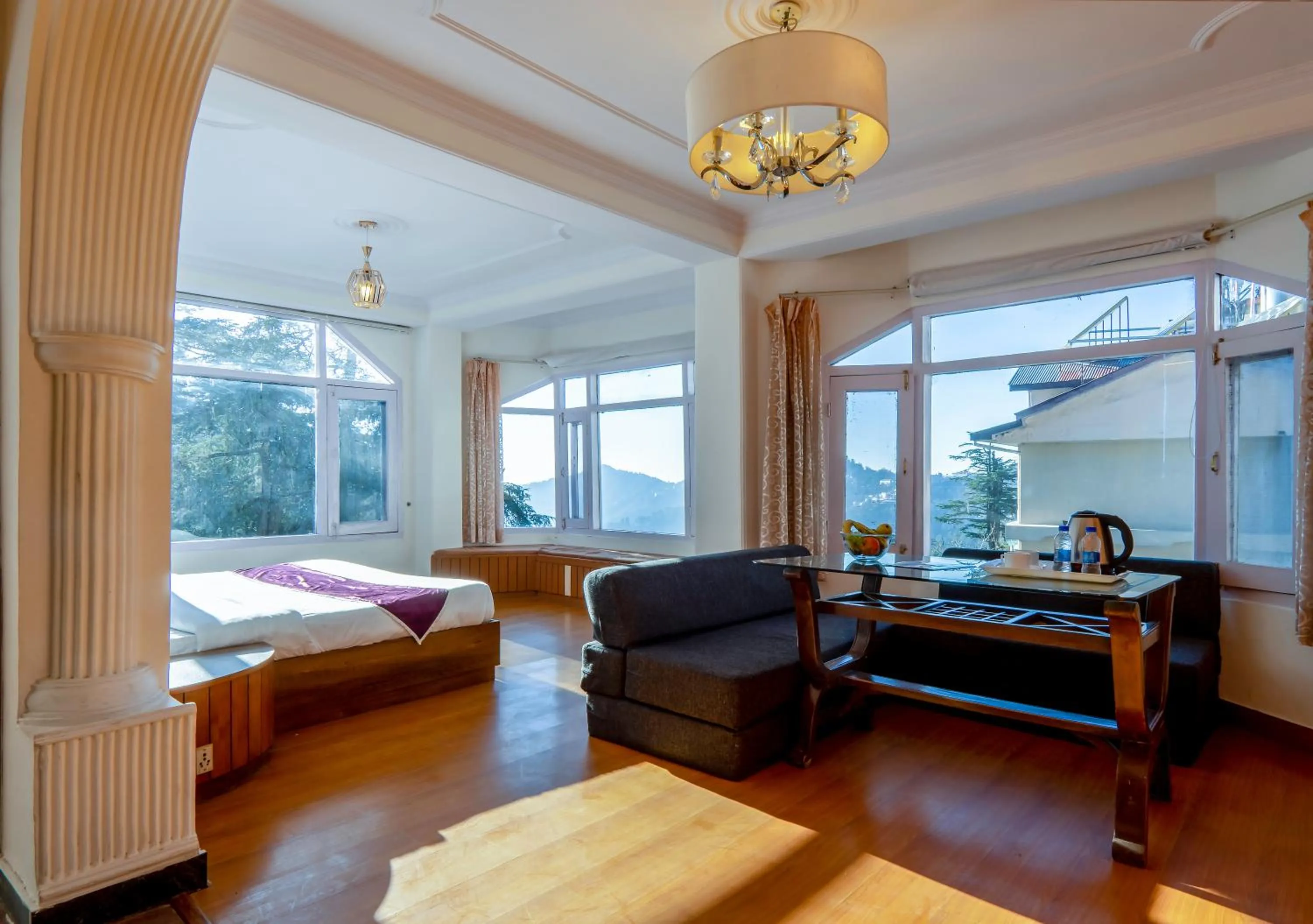 Photo of the whole room, Bed in Windsor the mall