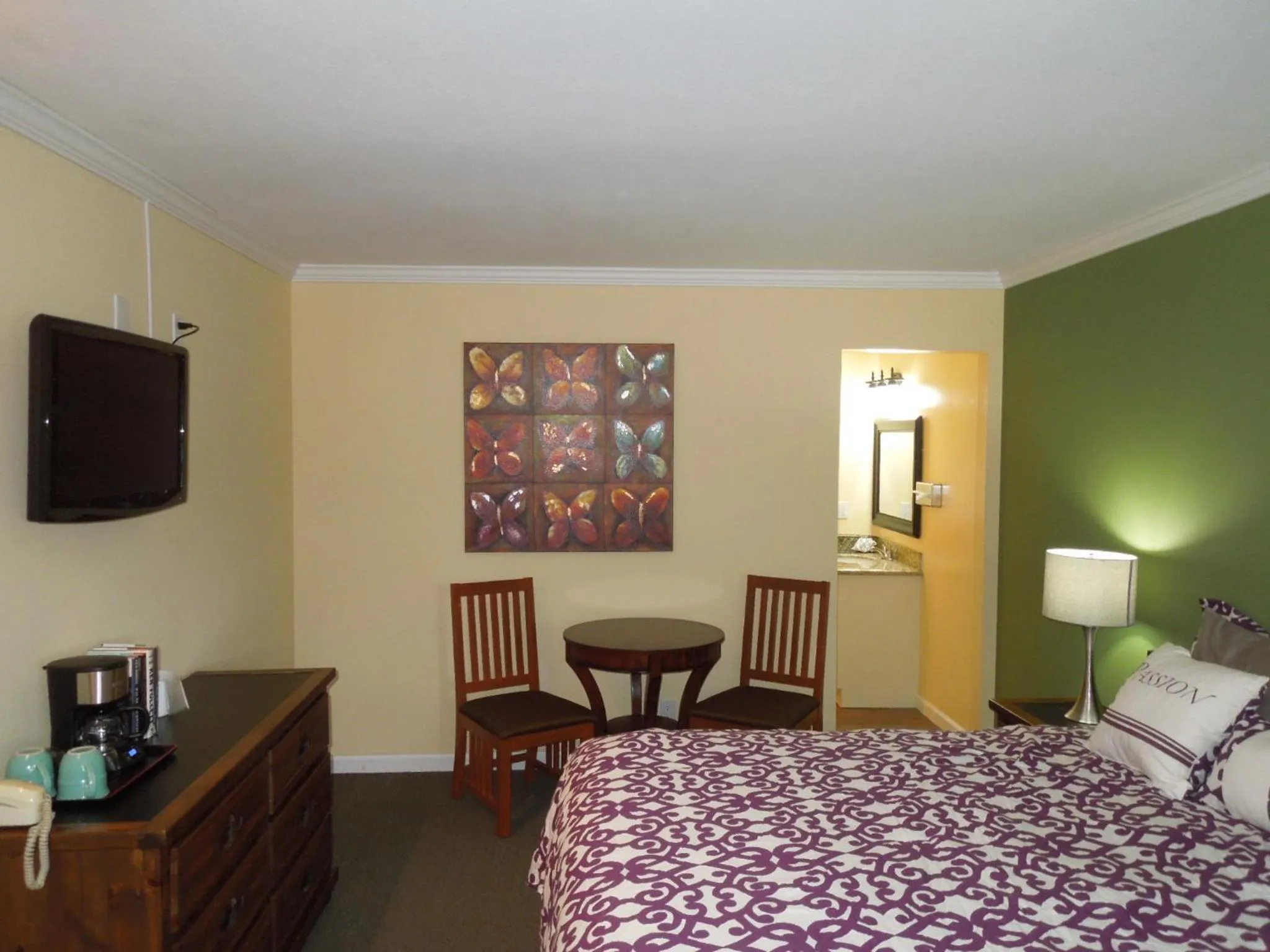 Bed in Tea Garden Lodge