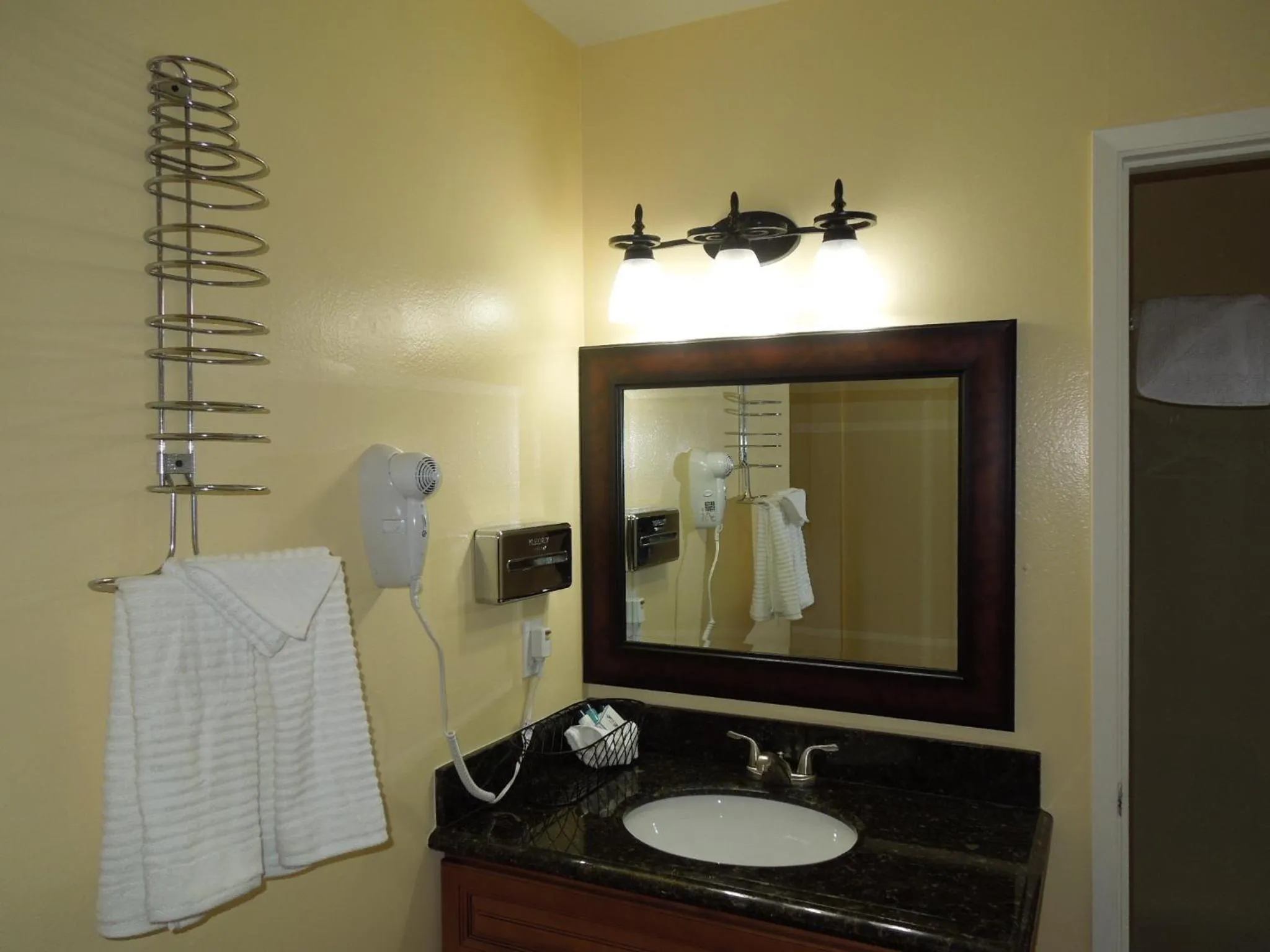 Bathroom in Tea Garden Lodge