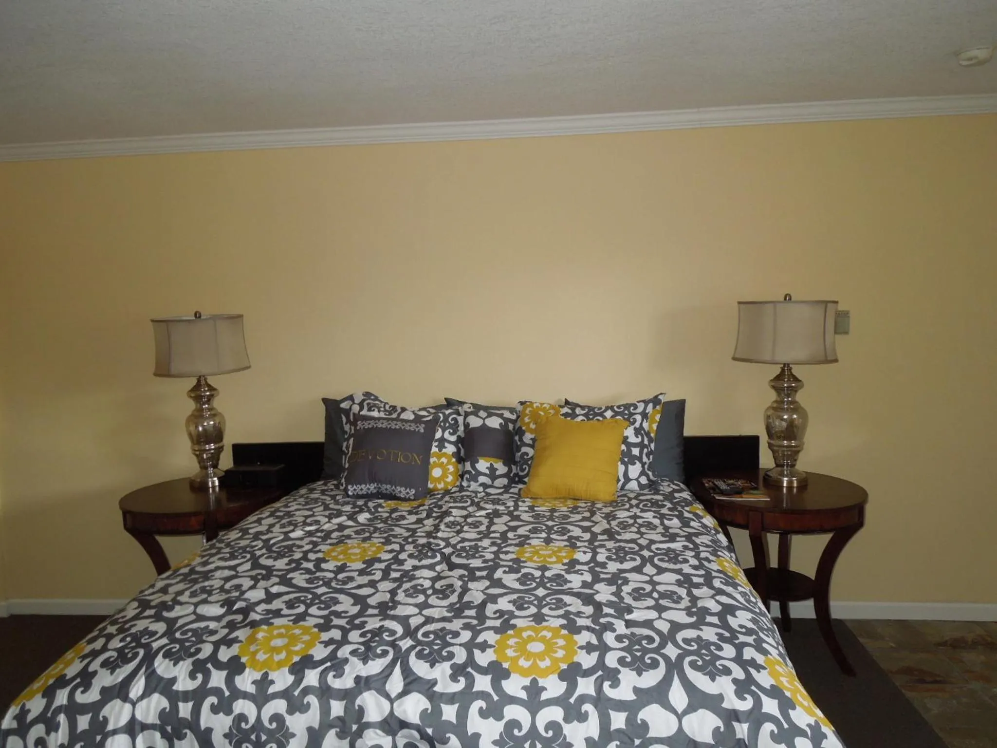 Bed in Tea Garden Lodge