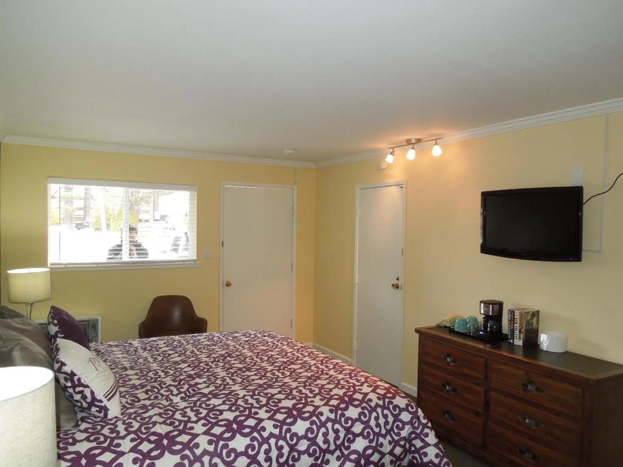 Bed in Tea Garden Lodge