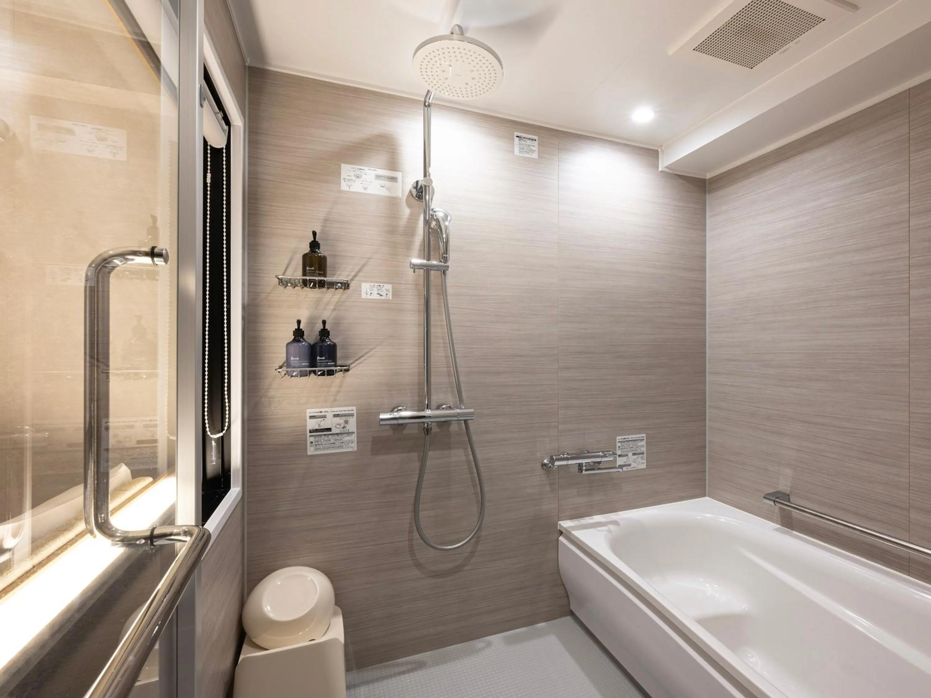 Bathroom in LACER OKINAWA NAHA Miebashi