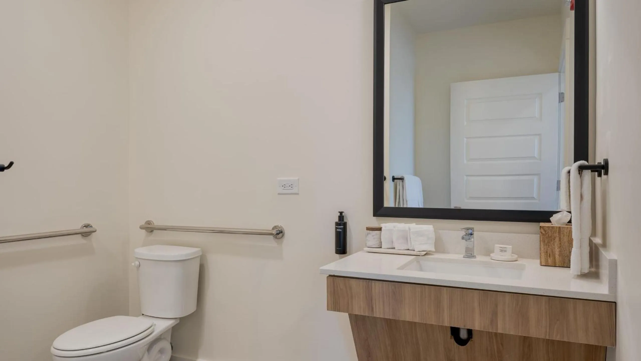 Bathroom in The Gilmore, an AvantStay Hotel
