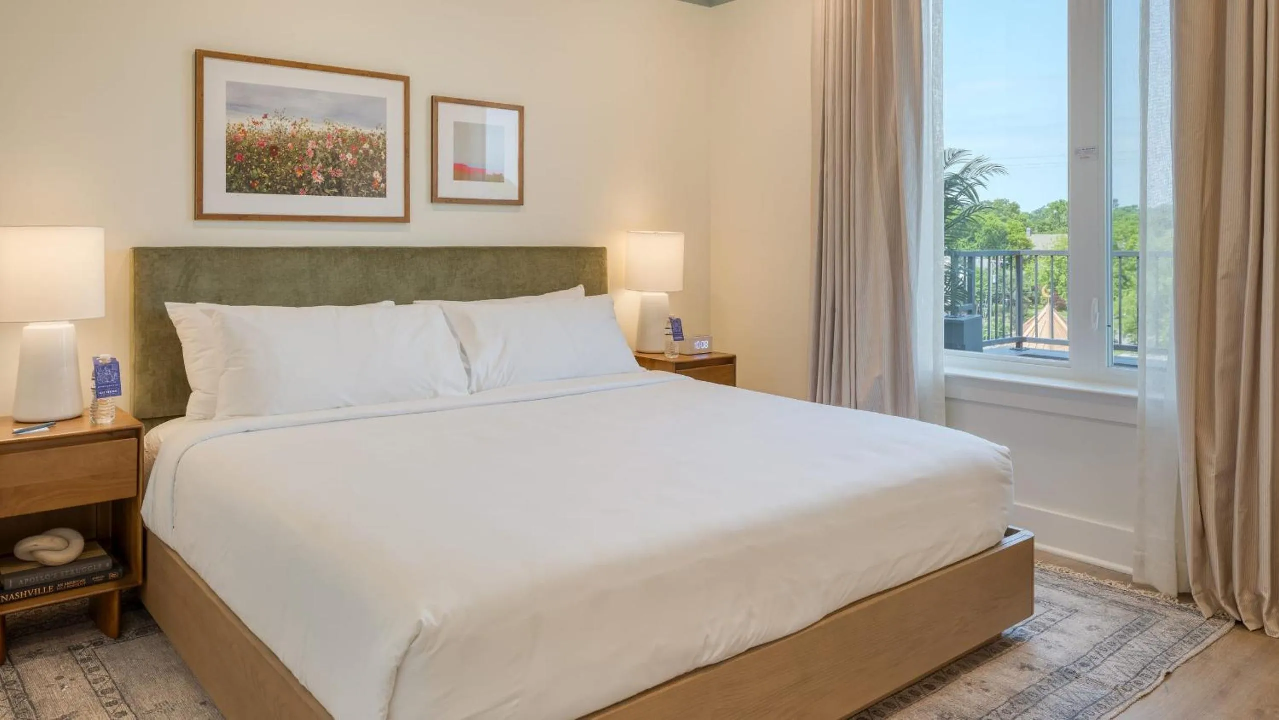 Bedroom, Bed in The Gilmore, an AvantStay Hotel