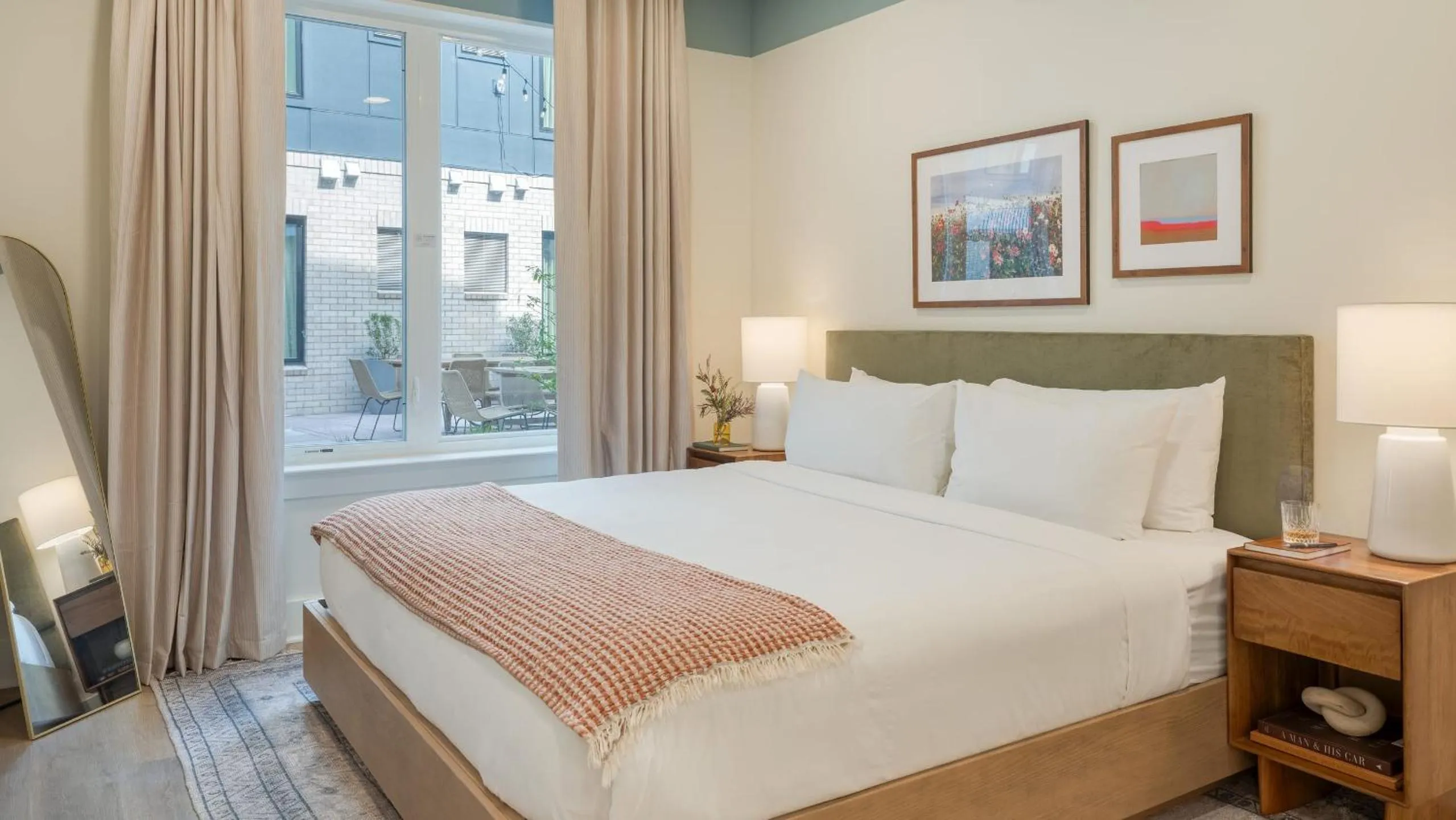 Bedroom, Bed in The Gilmore, an AvantStay Hotel