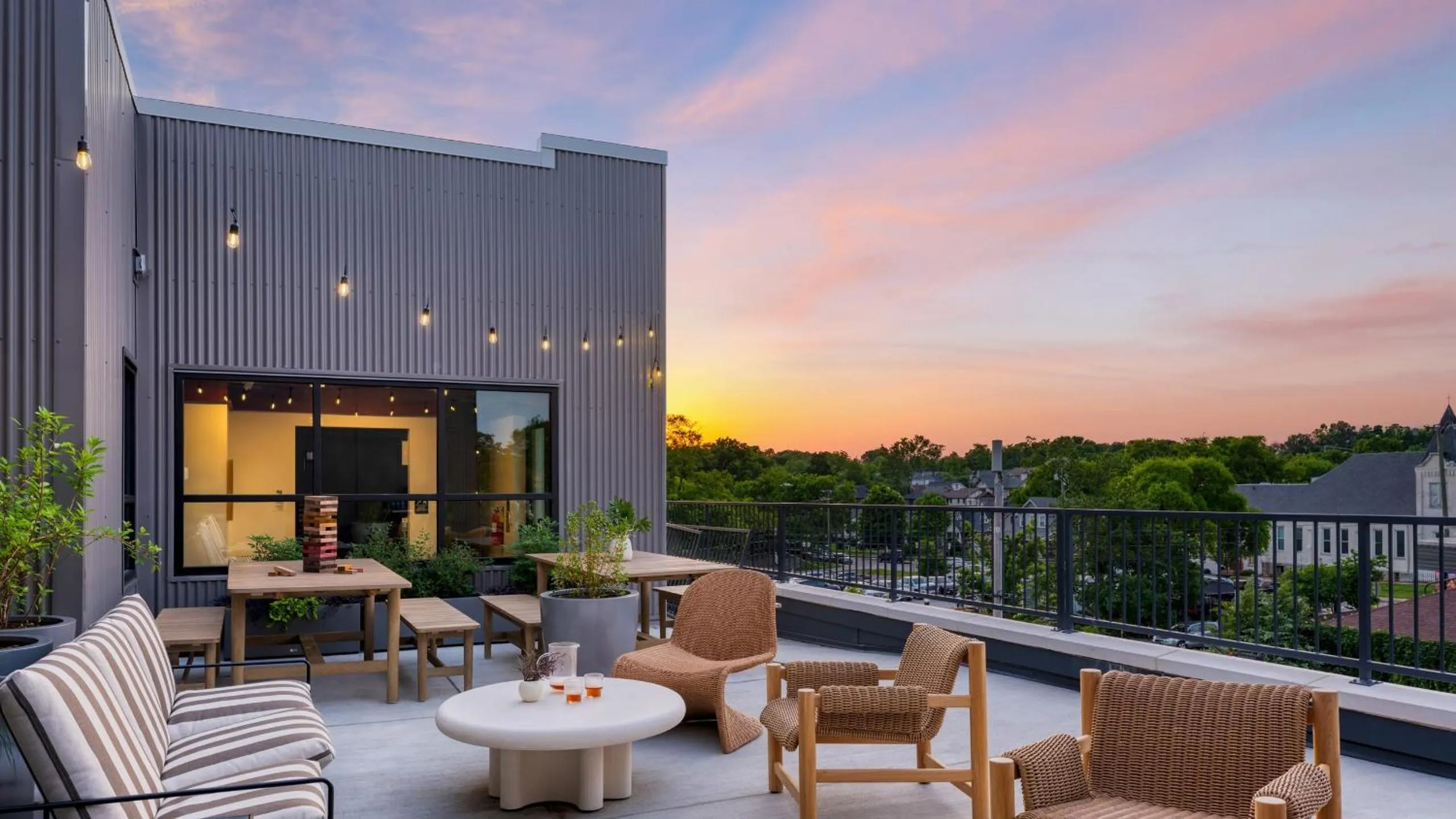 Seating area in The Gilmore, an AvantStay Hotel