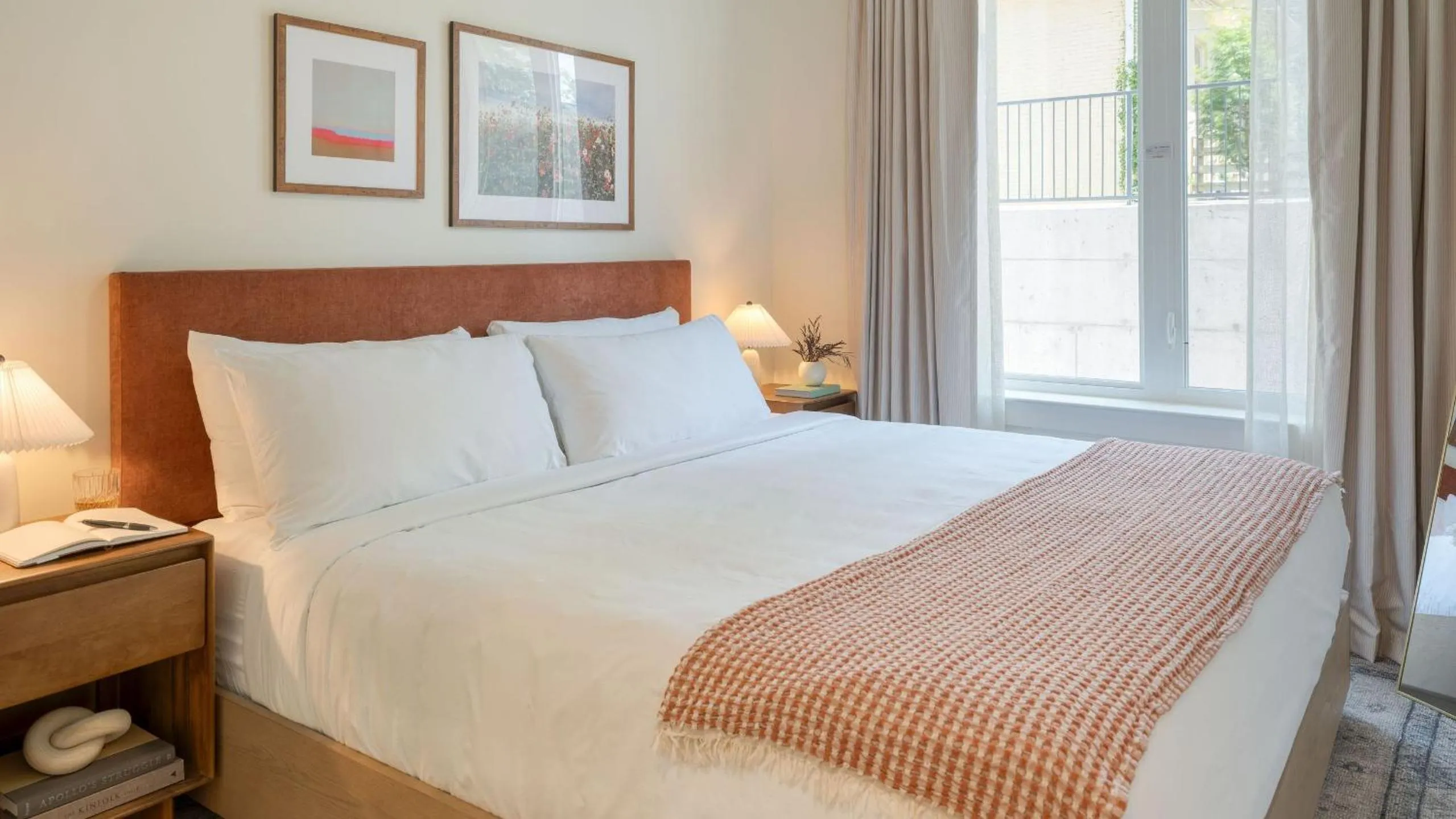 Bedroom, Bed in The Gilmore, an AvantStay Hotel