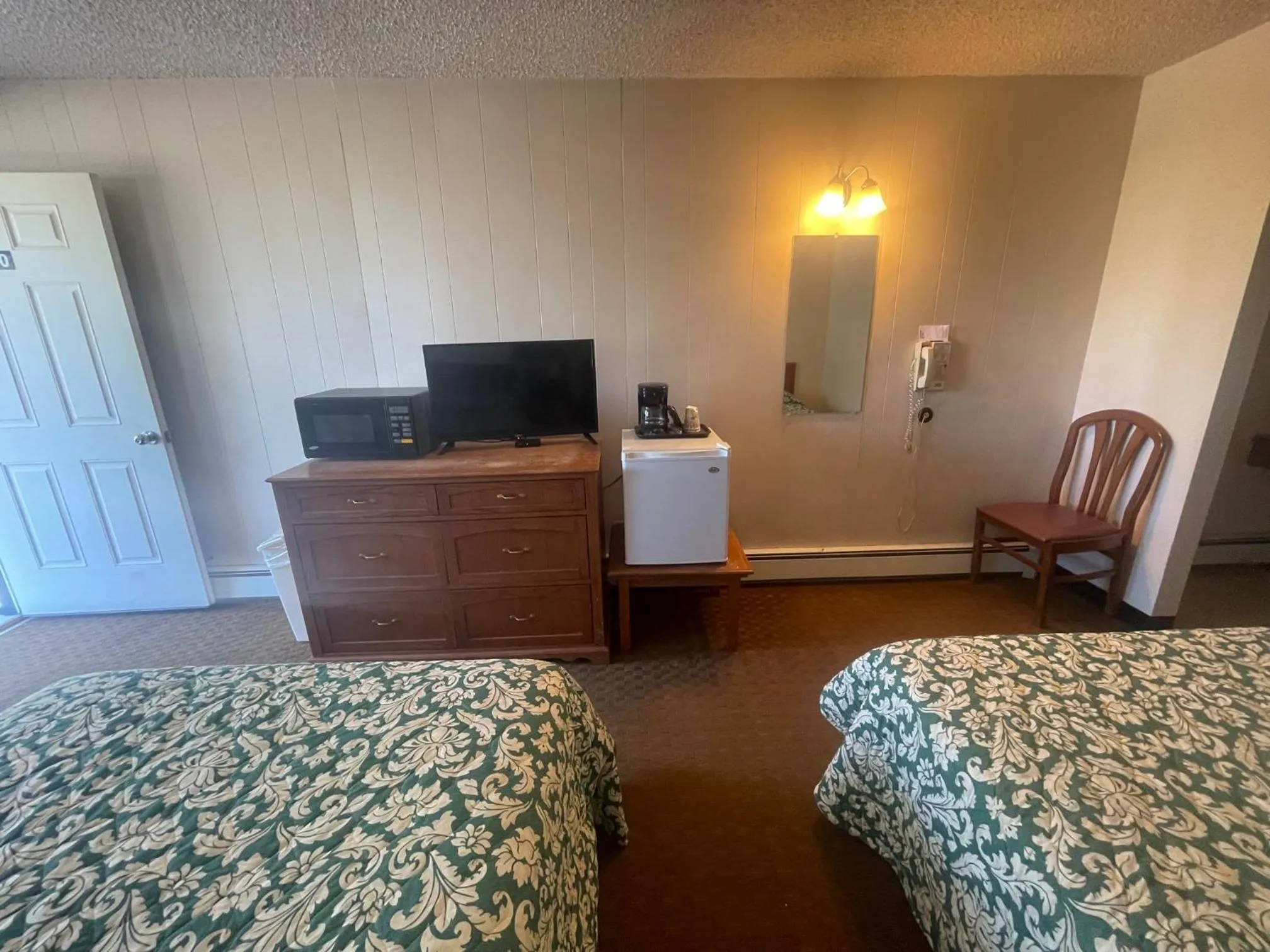 Bed in Riverside Inn