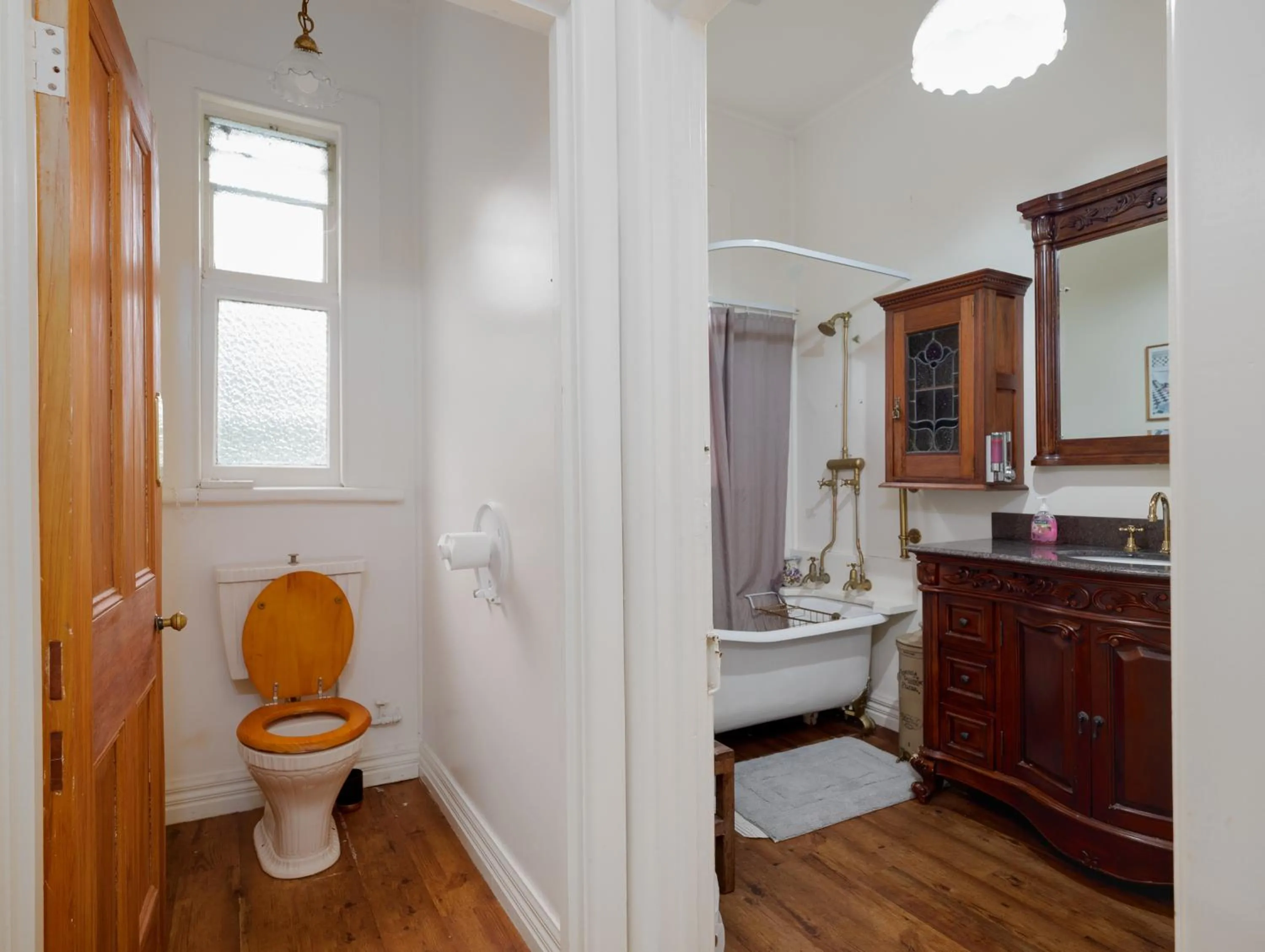 Bathroom in Otira Stagecoach Hotel