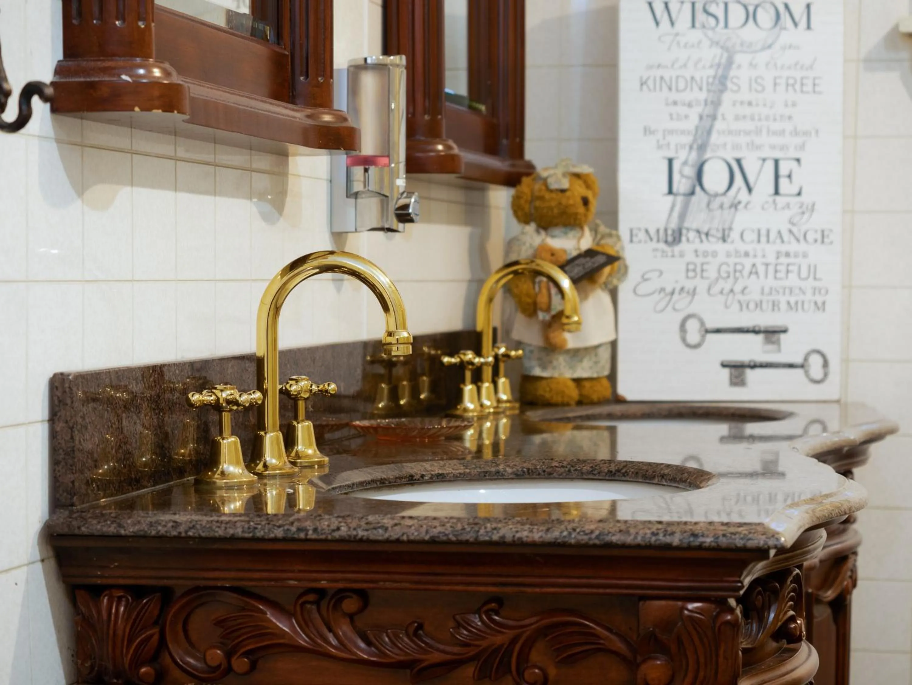 Bathroom in Otira Stagecoach Hotel