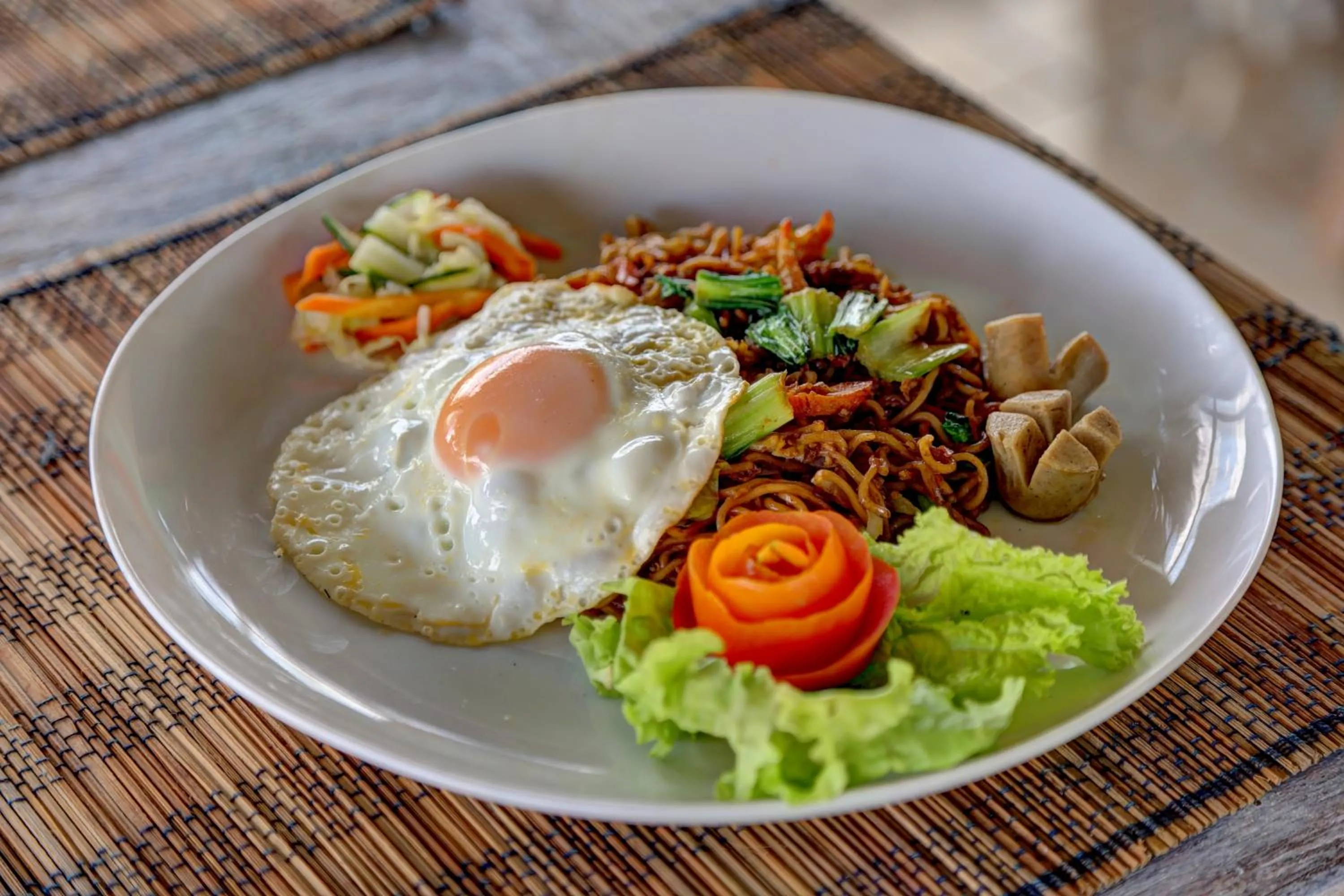 Restaurant/places to eat in Junjungan Suite