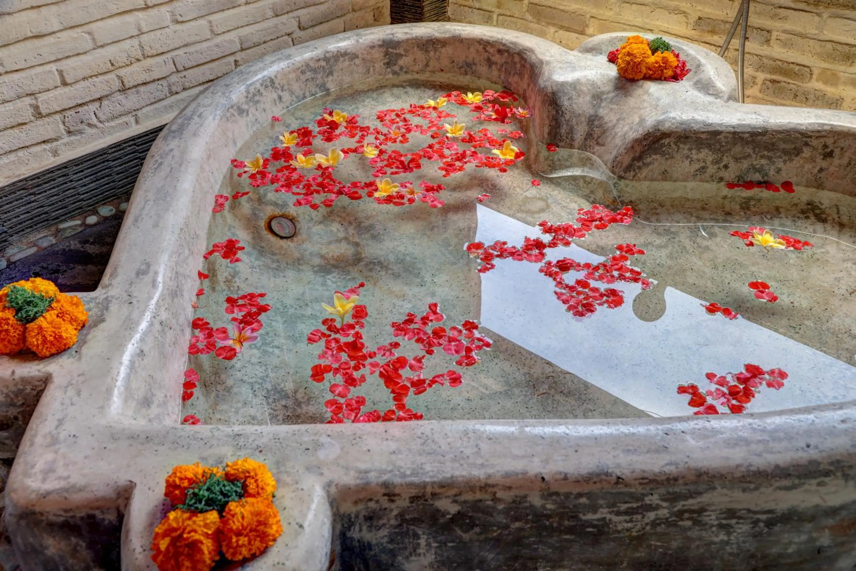 Bath in Junjungan Suite