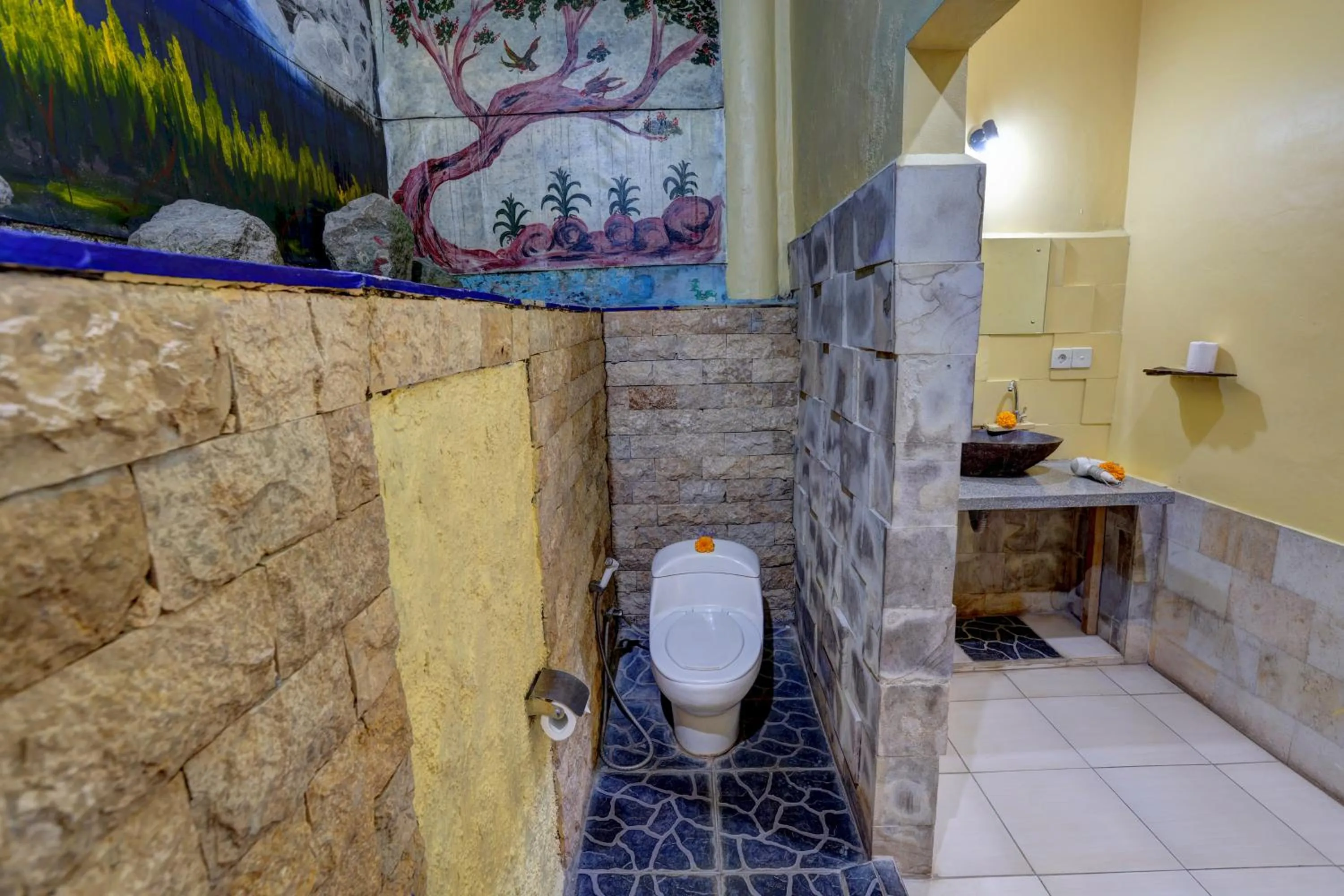 Toilet in Junjungan Suite