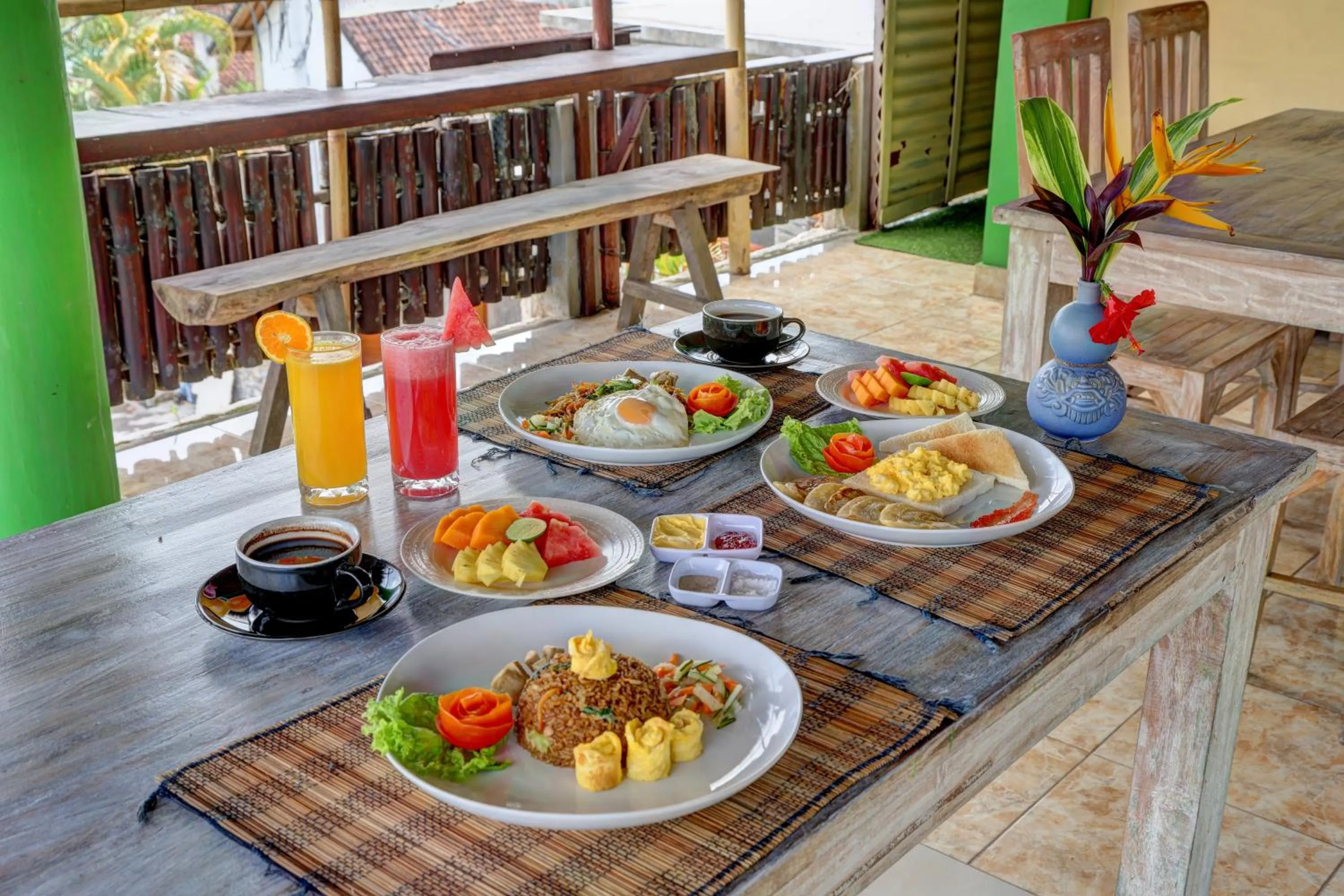 Restaurant/places to eat in Junjungan Suite