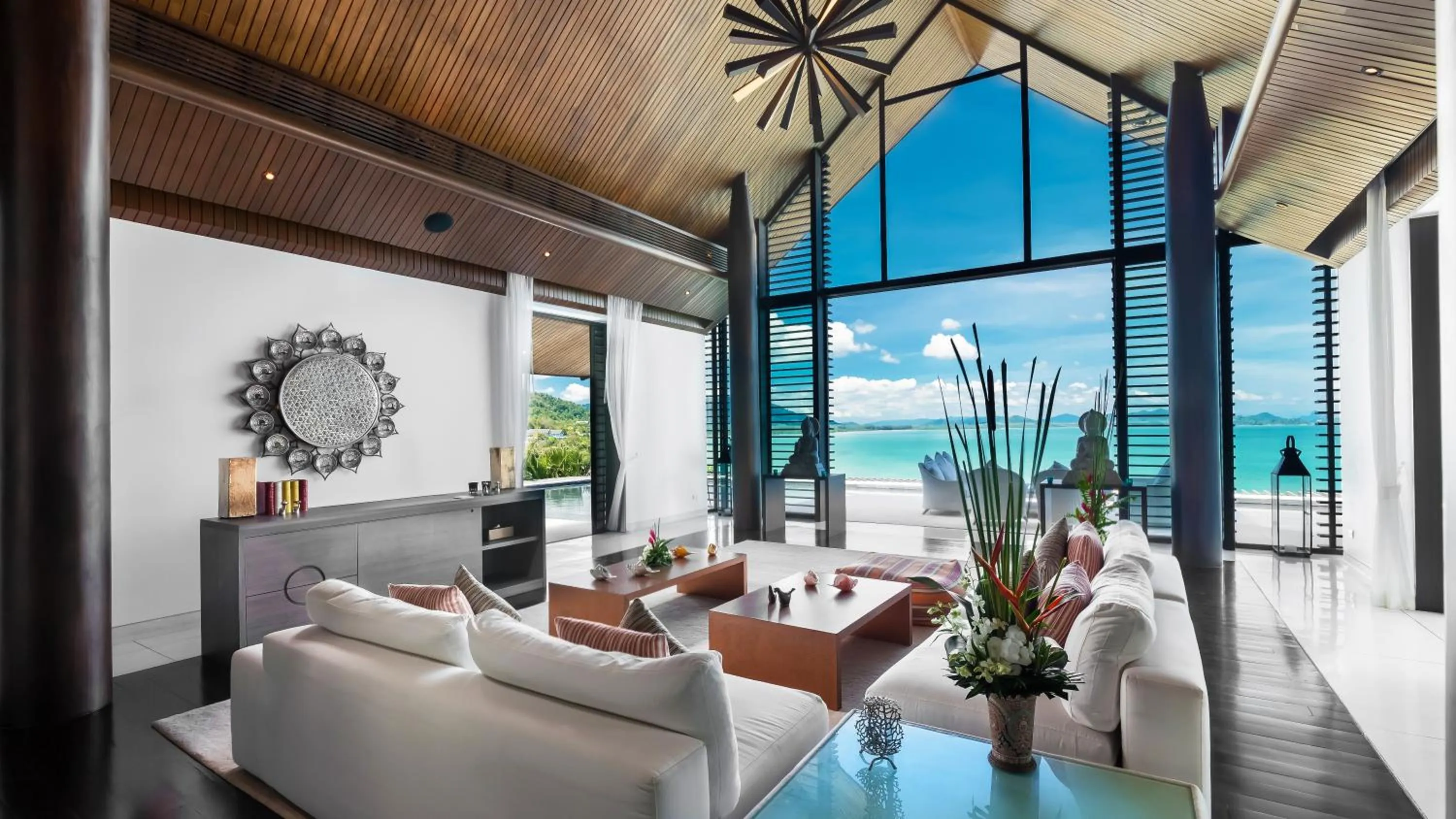 Communal lounge/ TV room in Ocean's 11 Villa