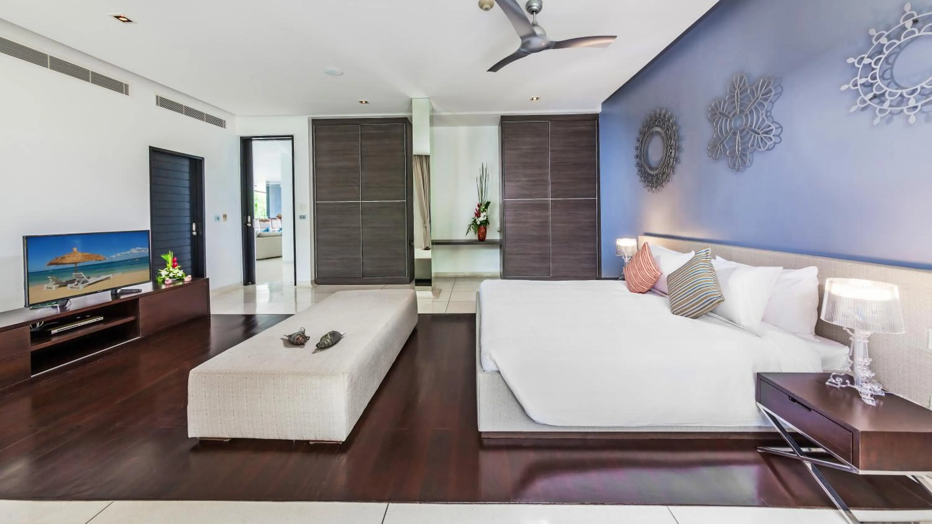 Bedroom, Bed in Ocean's 11 Villa